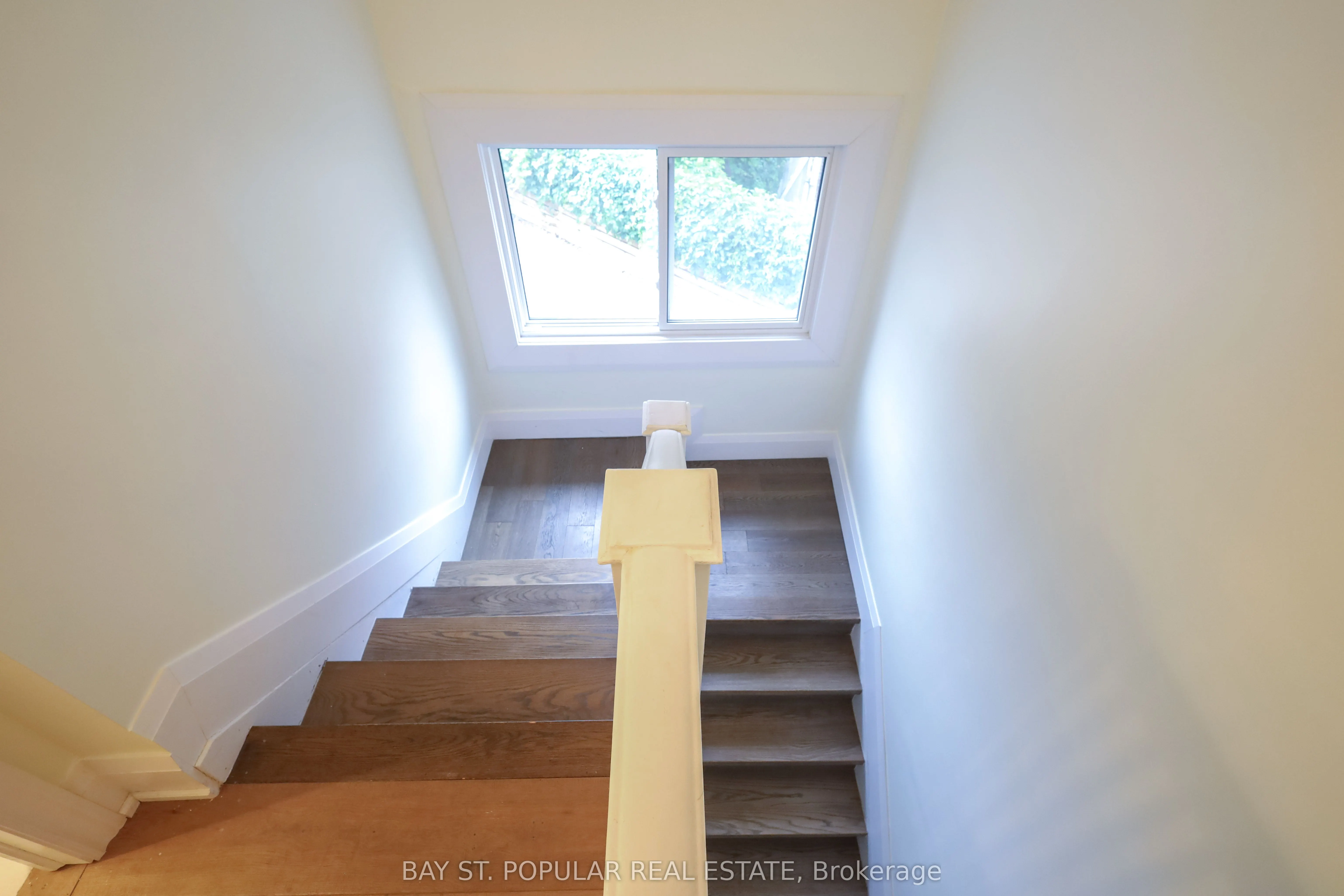 493 Crawford Street