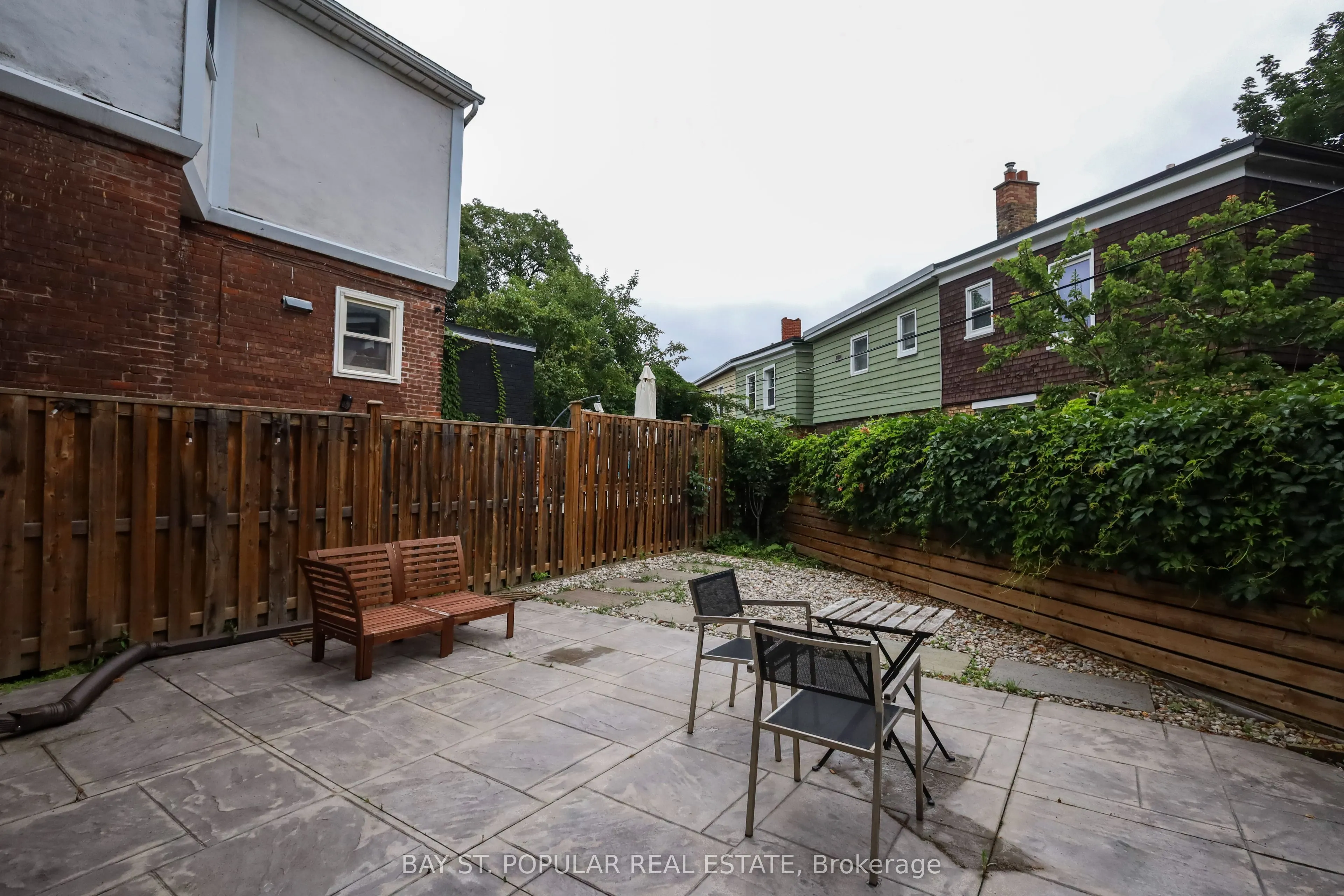 493 Crawford Street