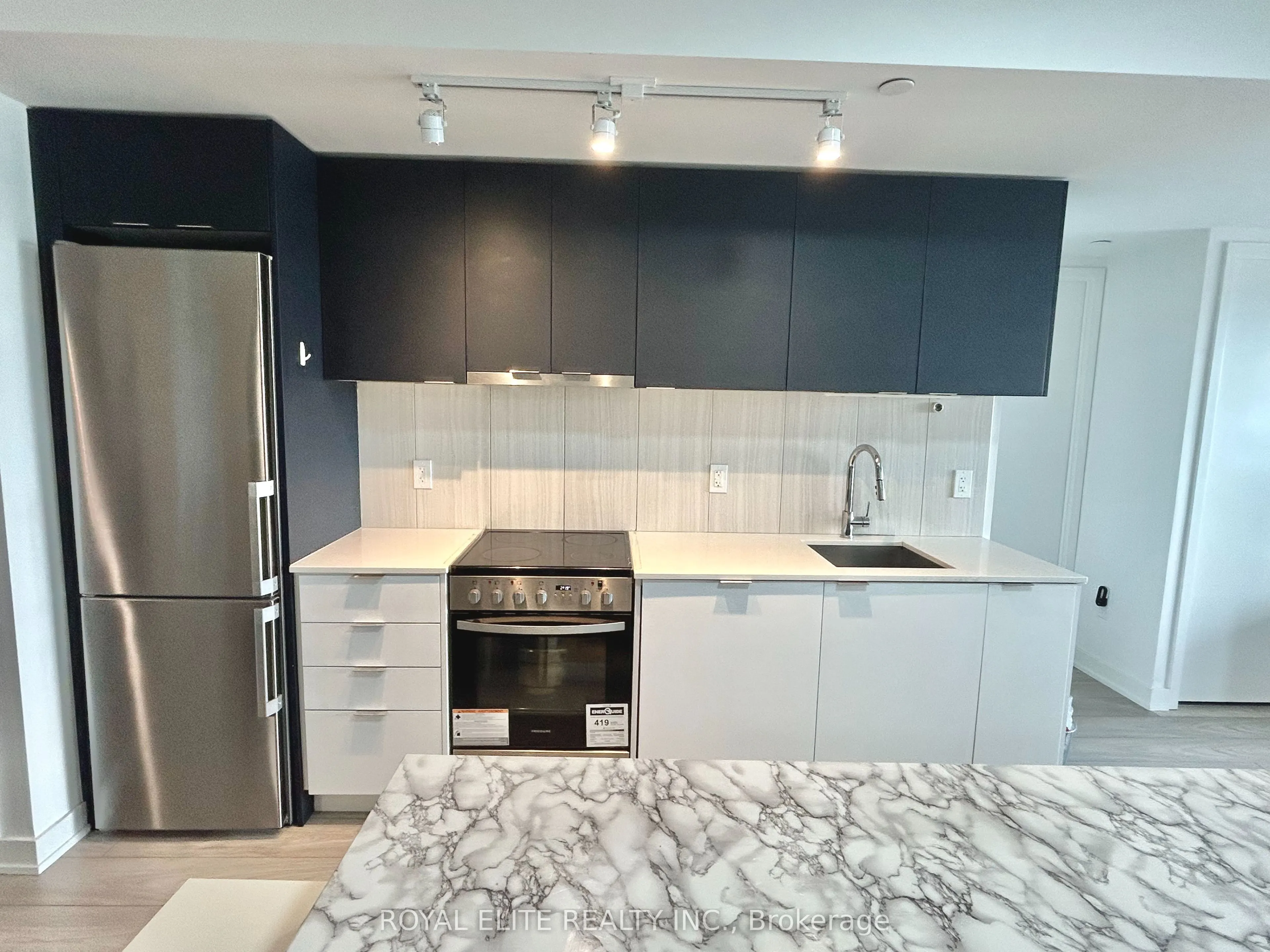 8 Tippett Road, #1106