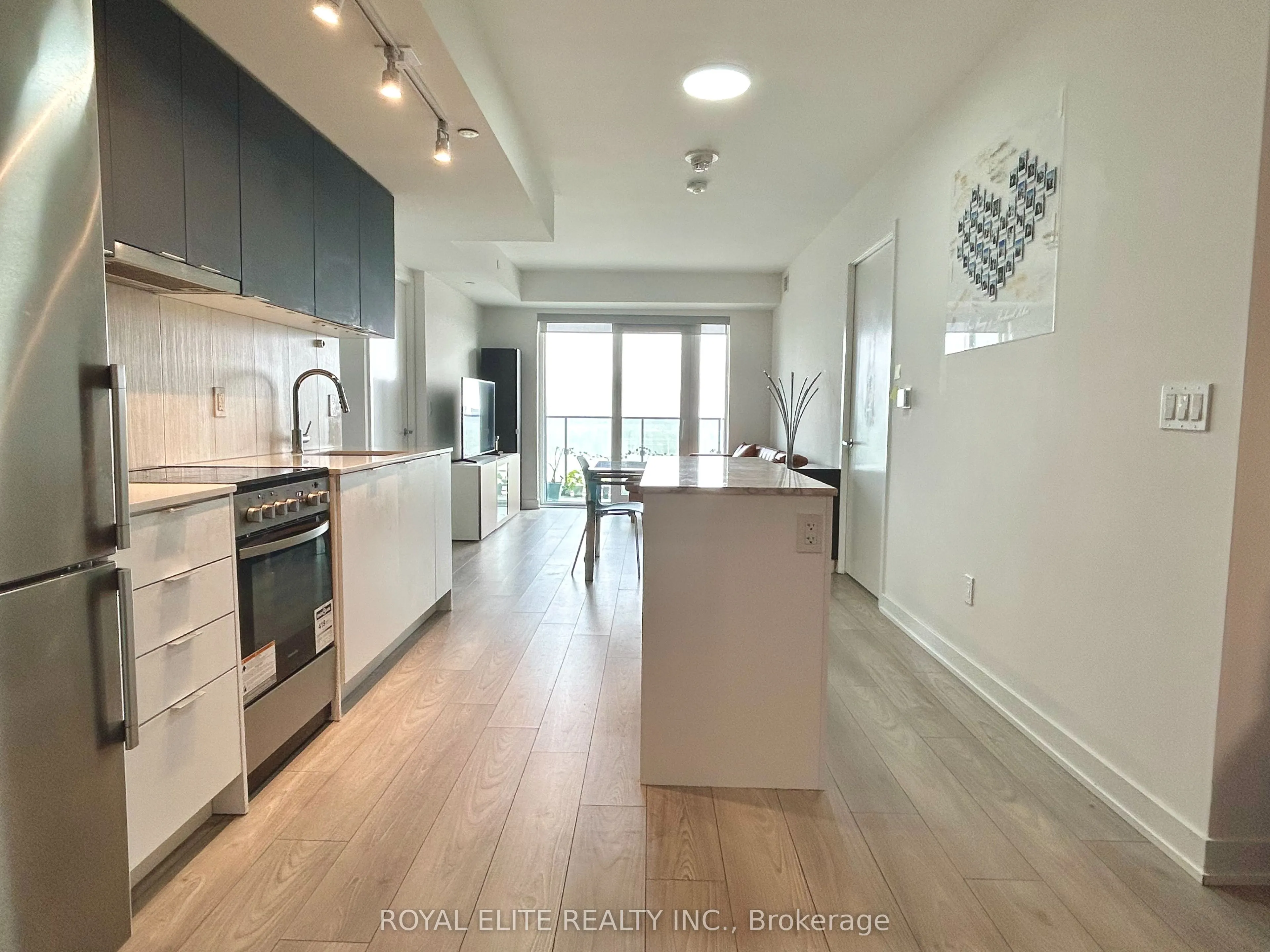 8 Tippett Road, #1106