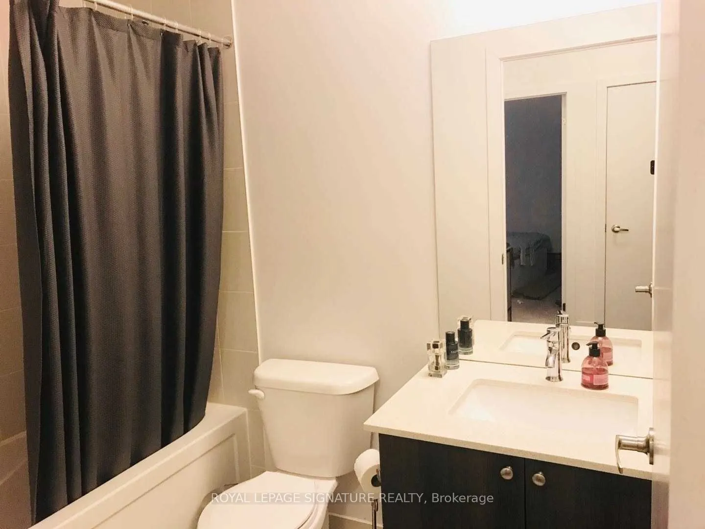7 Kenaston Gardens, #723