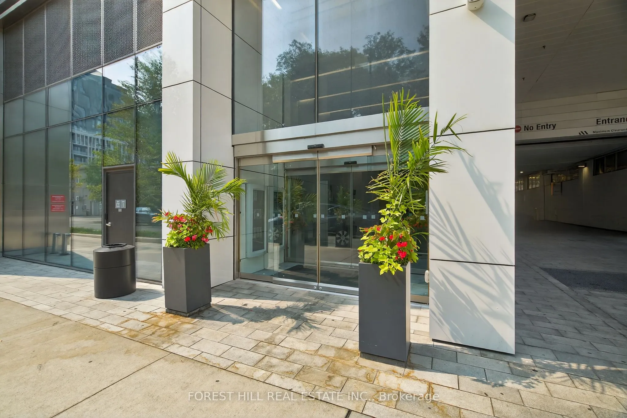 8 Hillsdale Avenue E, #1241