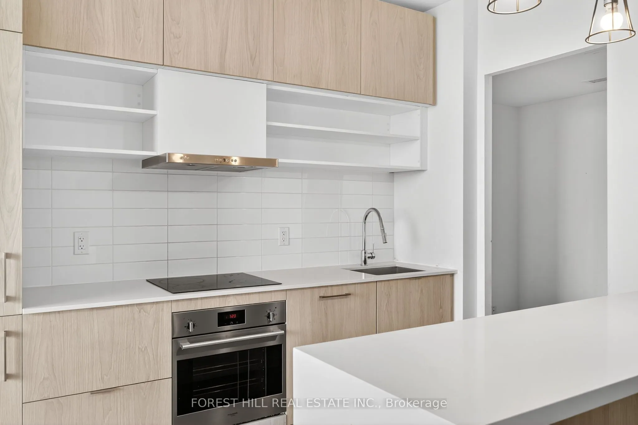 8 Hillsdale Avenue E, #1241