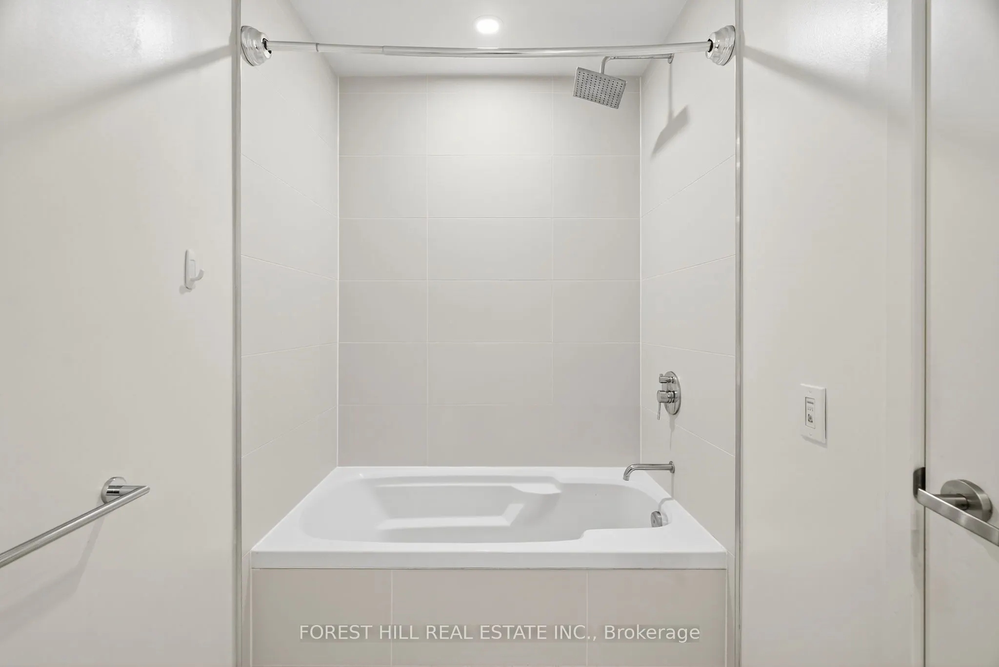 8 Hillsdale Avenue E, #1241