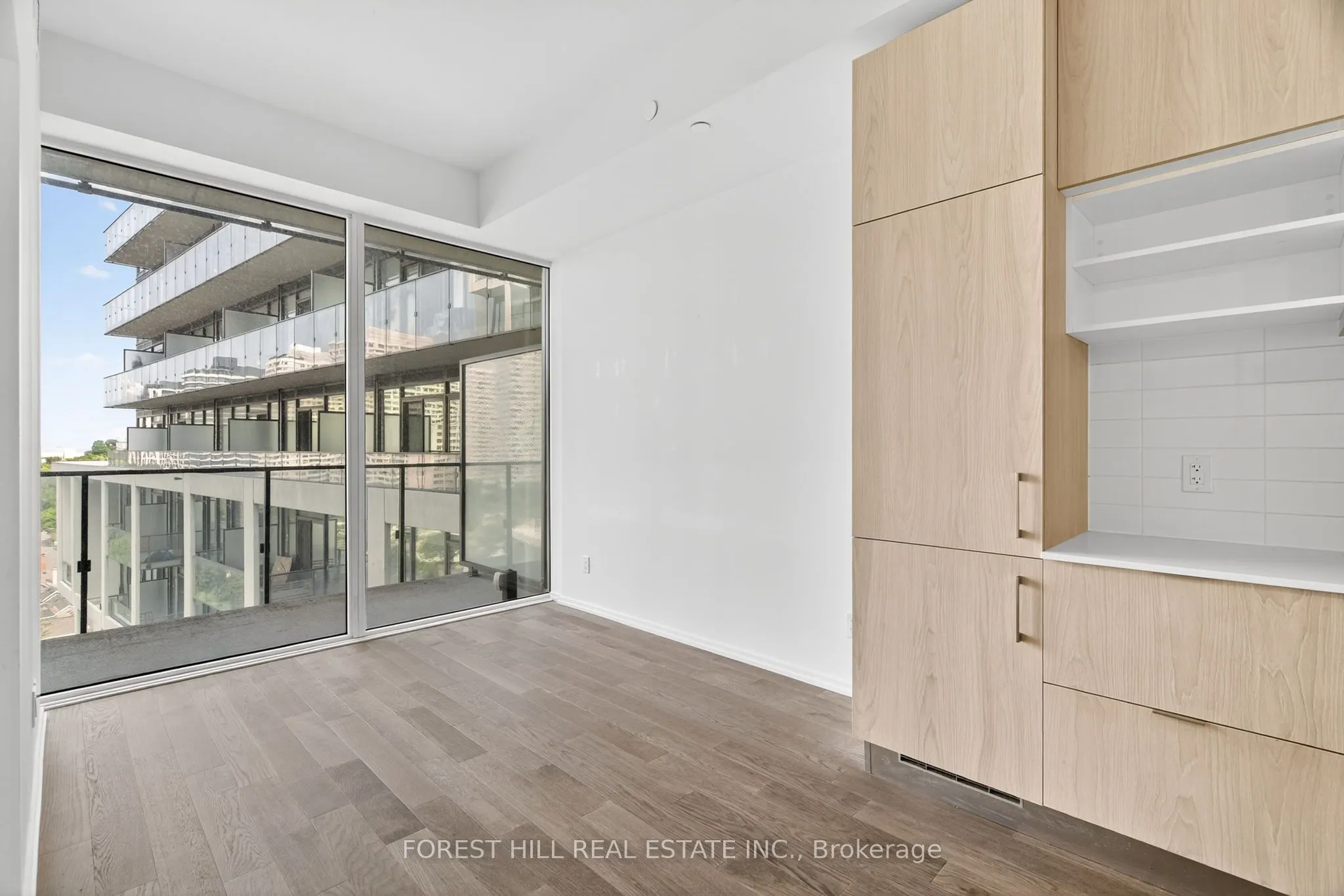 8 Hillsdale Avenue E, #1241