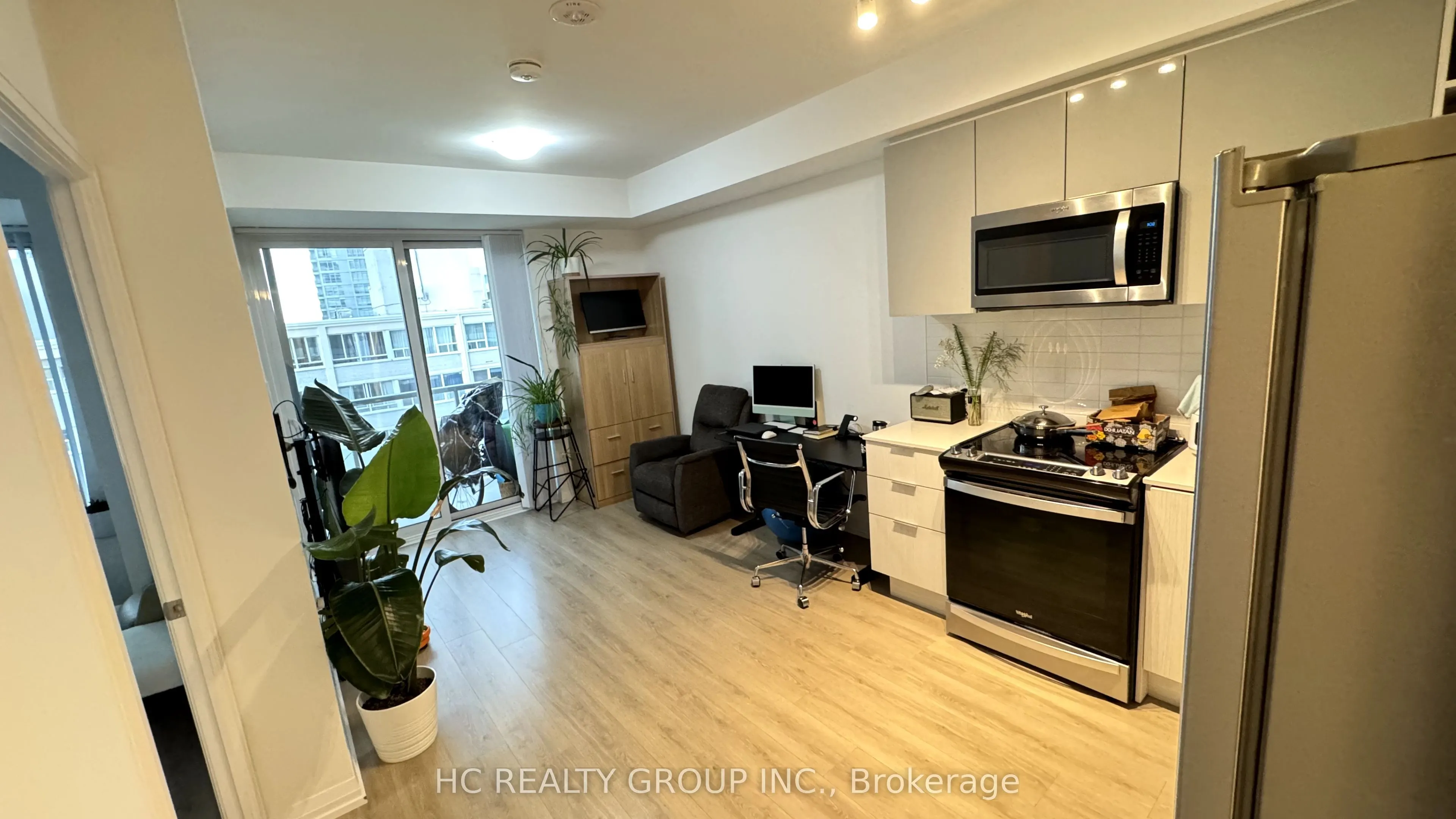 50 dunfield Avenue N, #1213