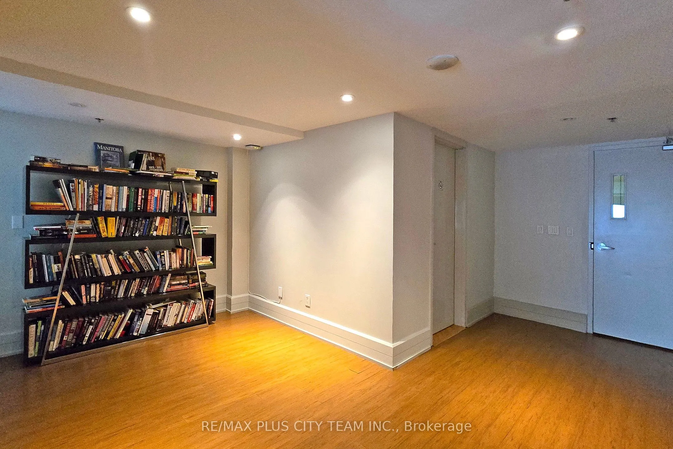 111 Elizabeth Street, #308