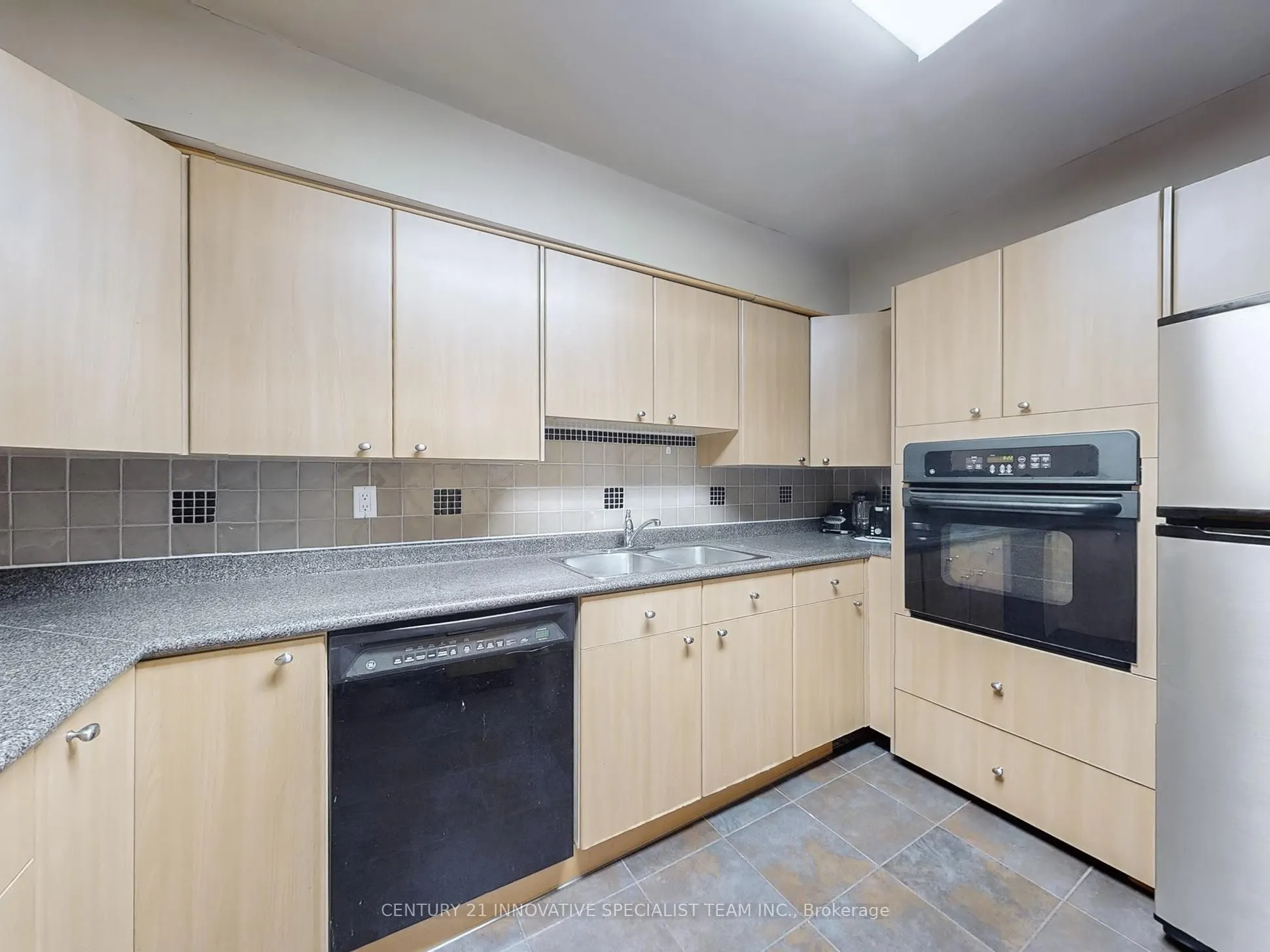 3300 Don Mills Road, #2303