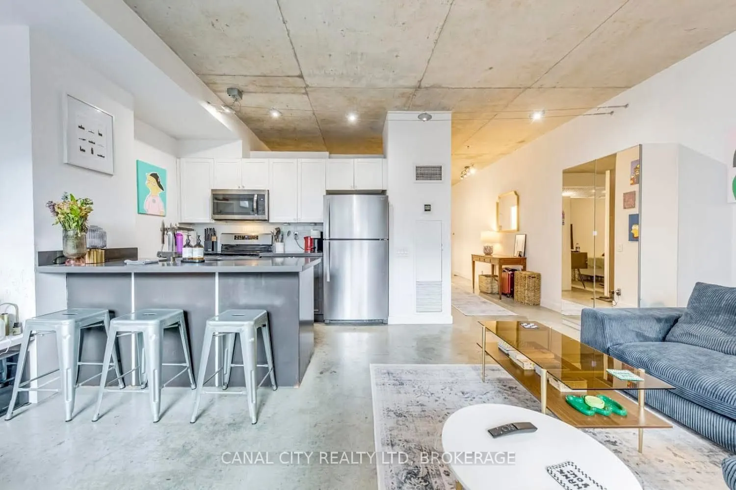36 CHARLOTTE Street, #201