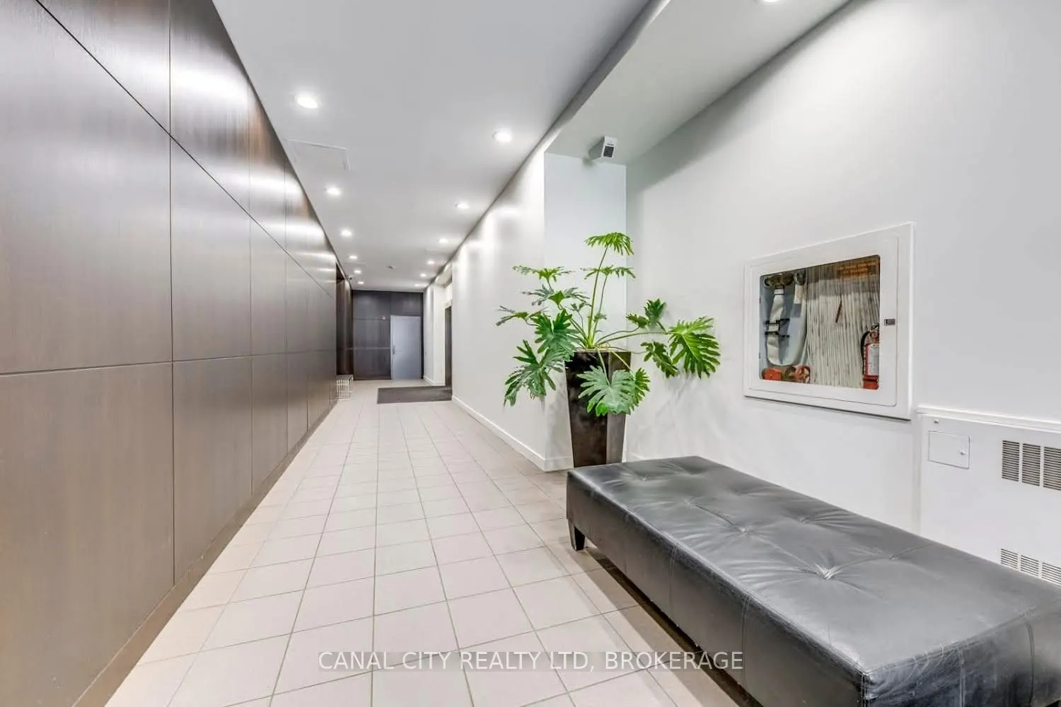 36 CHARLOTTE Street, #201