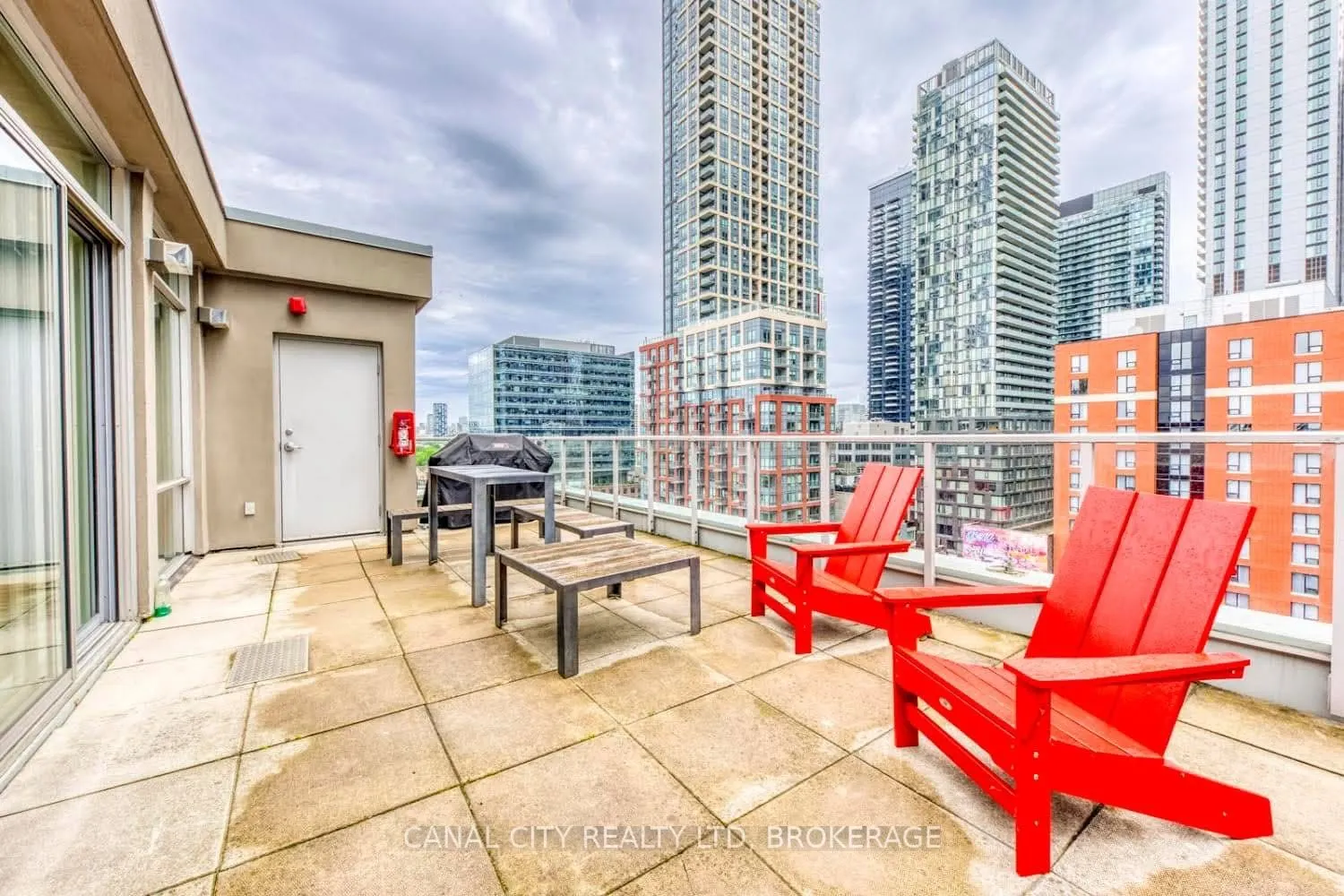 36 CHARLOTTE Street, #201
