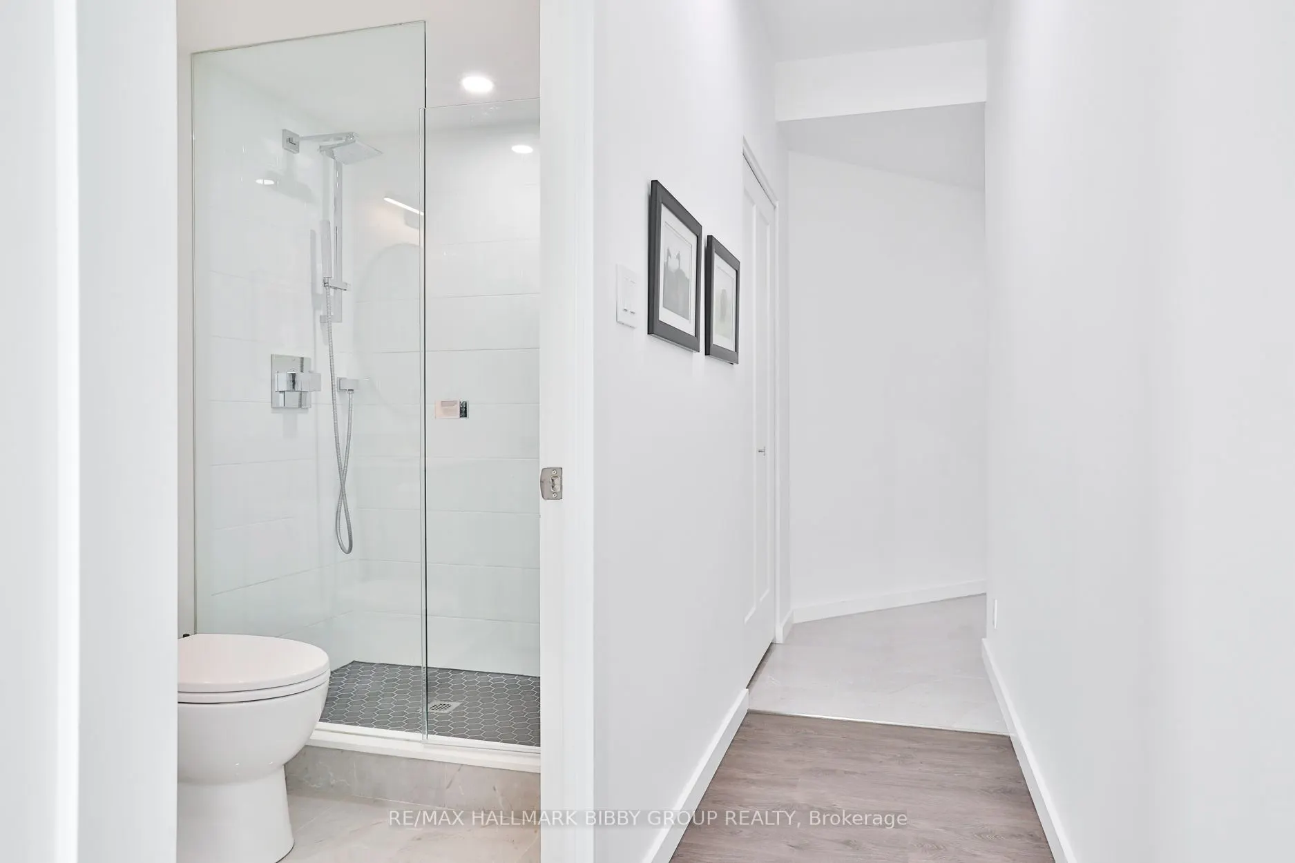 230 Queens Quay W, #1521