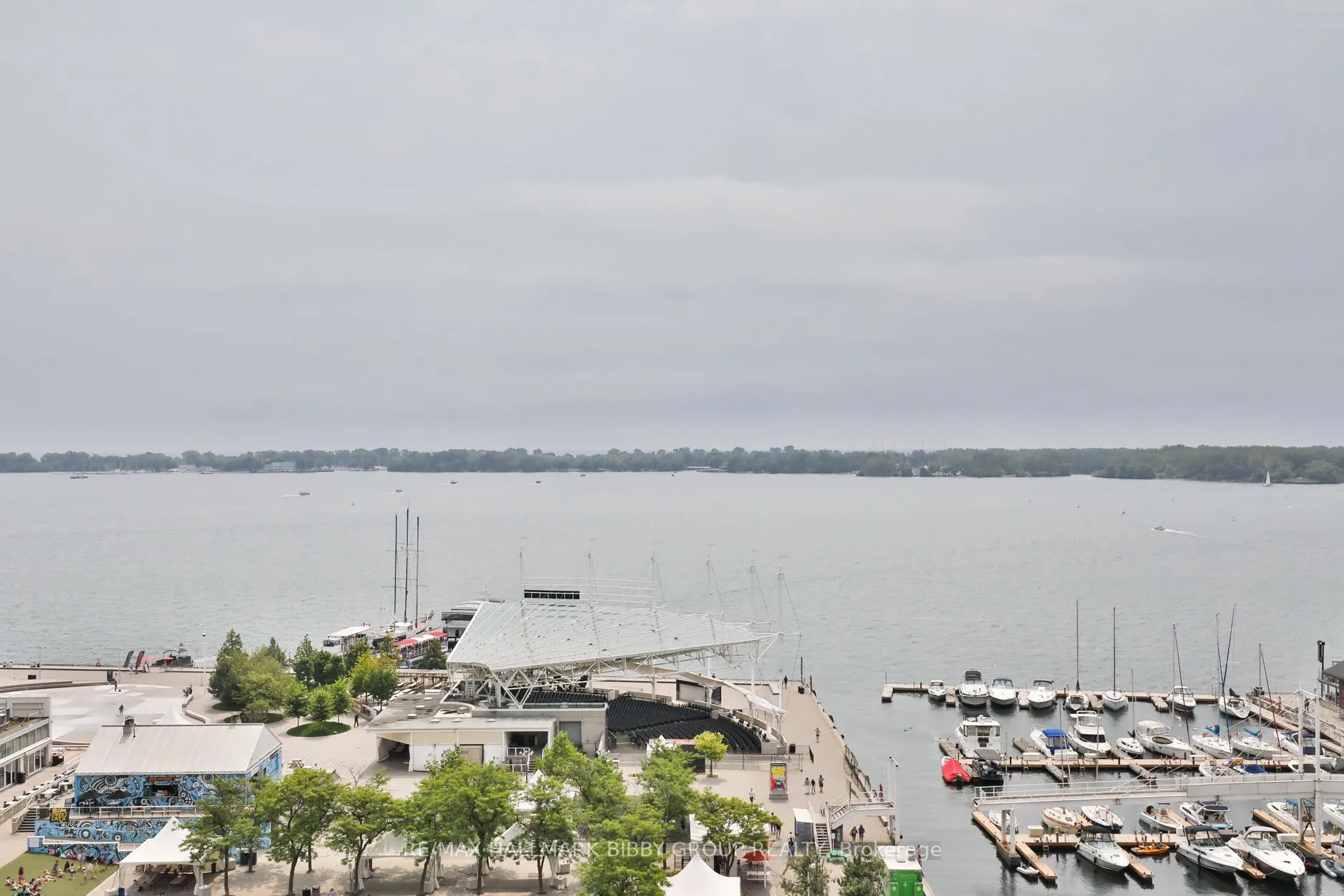 230 Queens Quay W, #1521