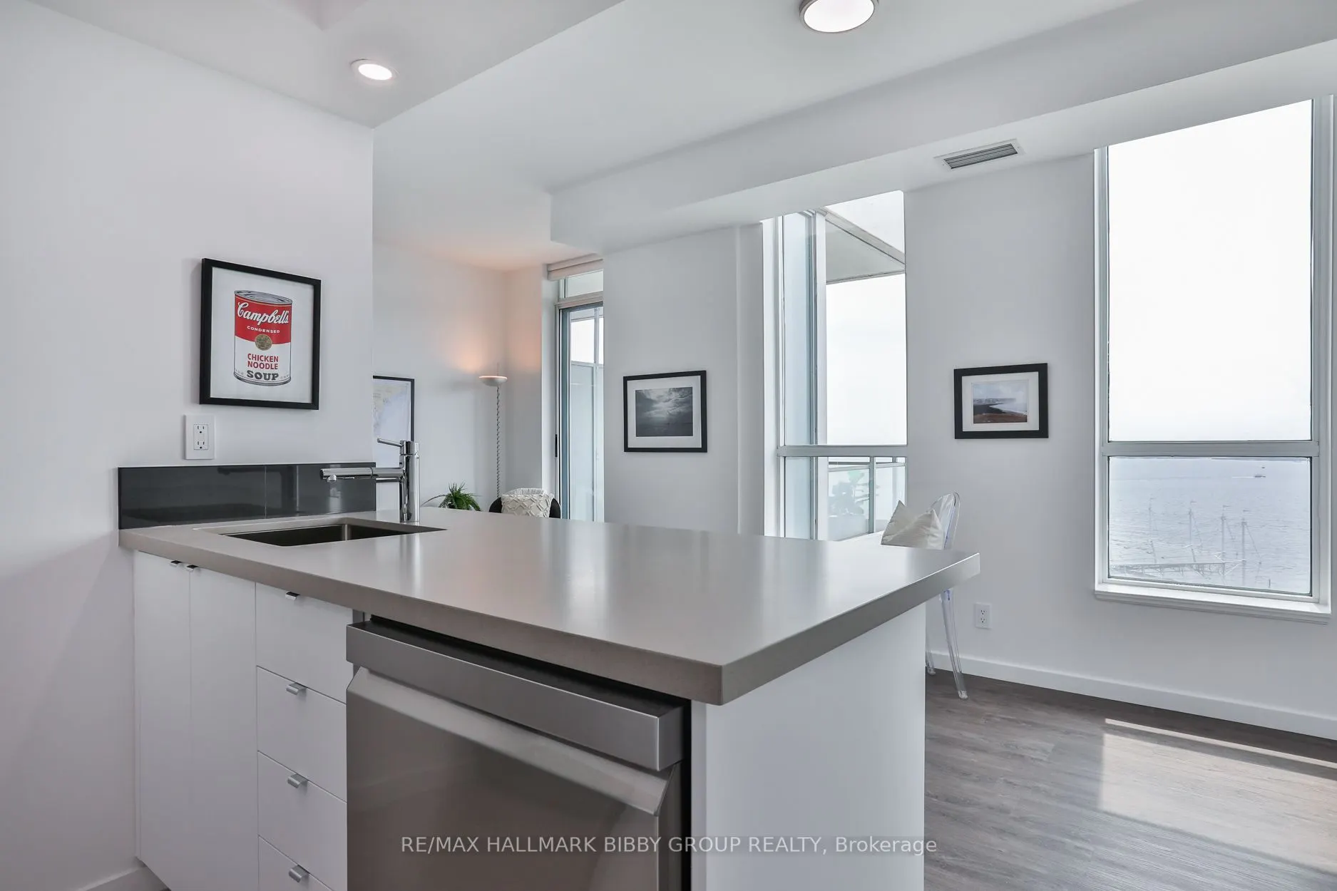 230 Queens Quay W, #1521
