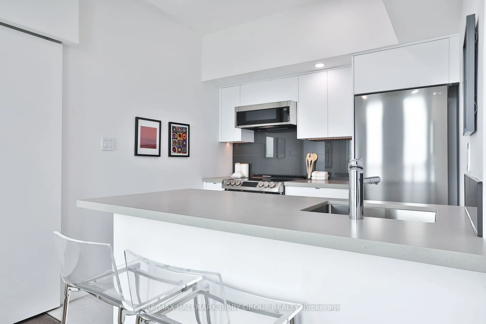 230 Queens Quay W, #1521