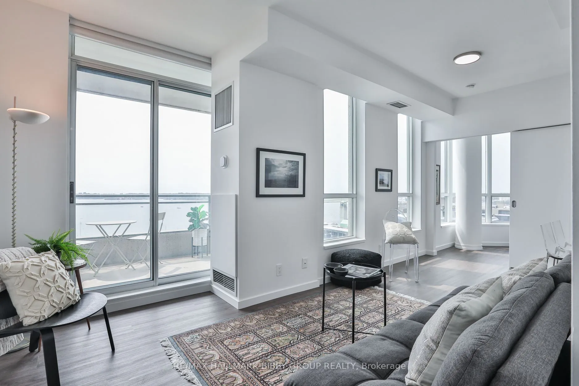 230 Queens Quay W, #1521