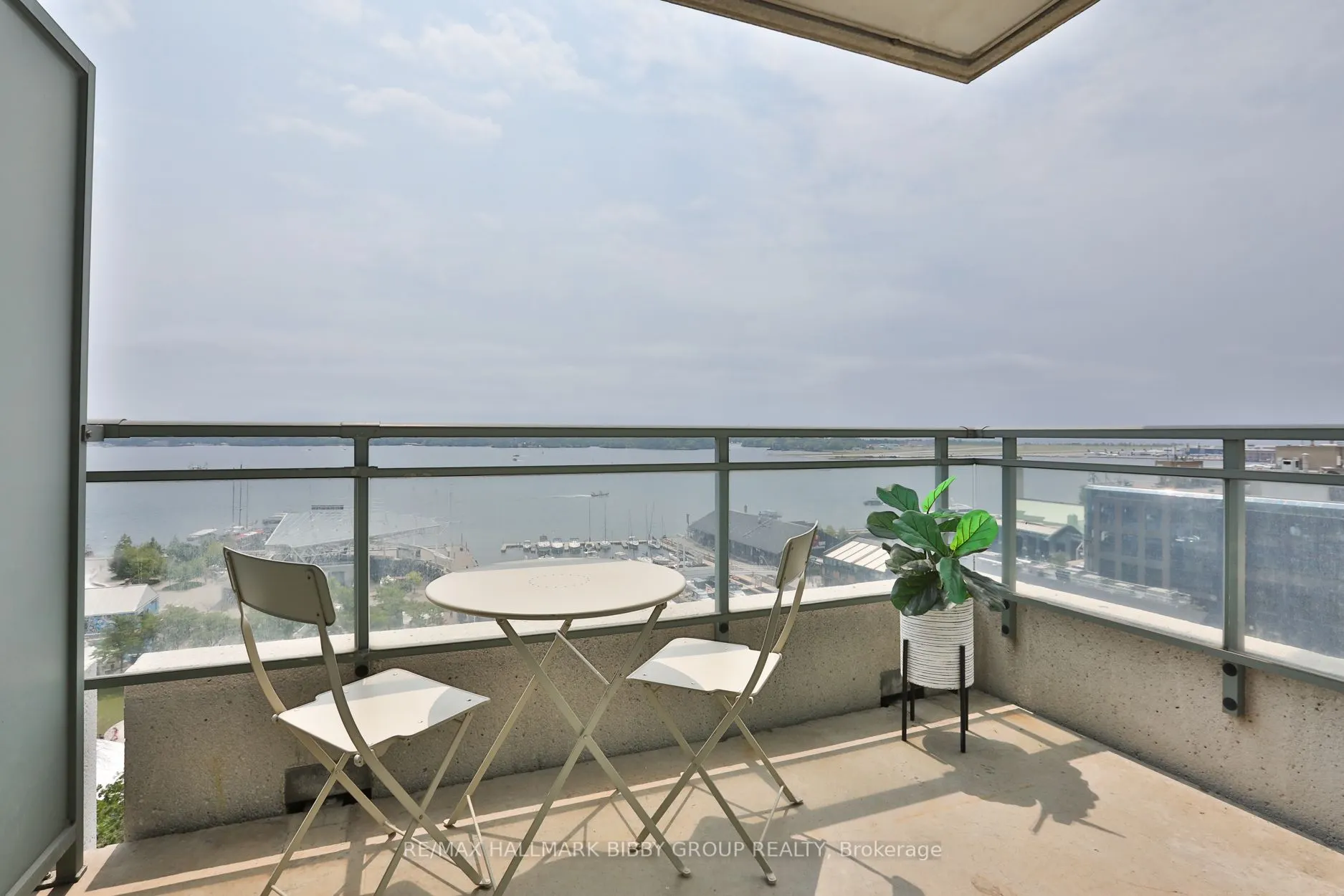 230 Queens Quay W, #1521