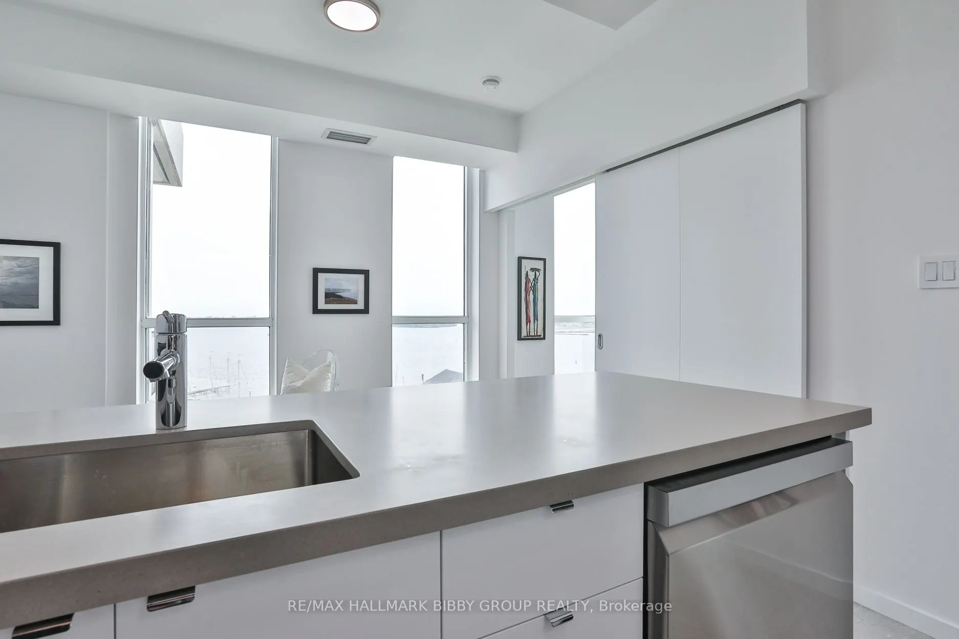 230 Queens Quay W, #1521