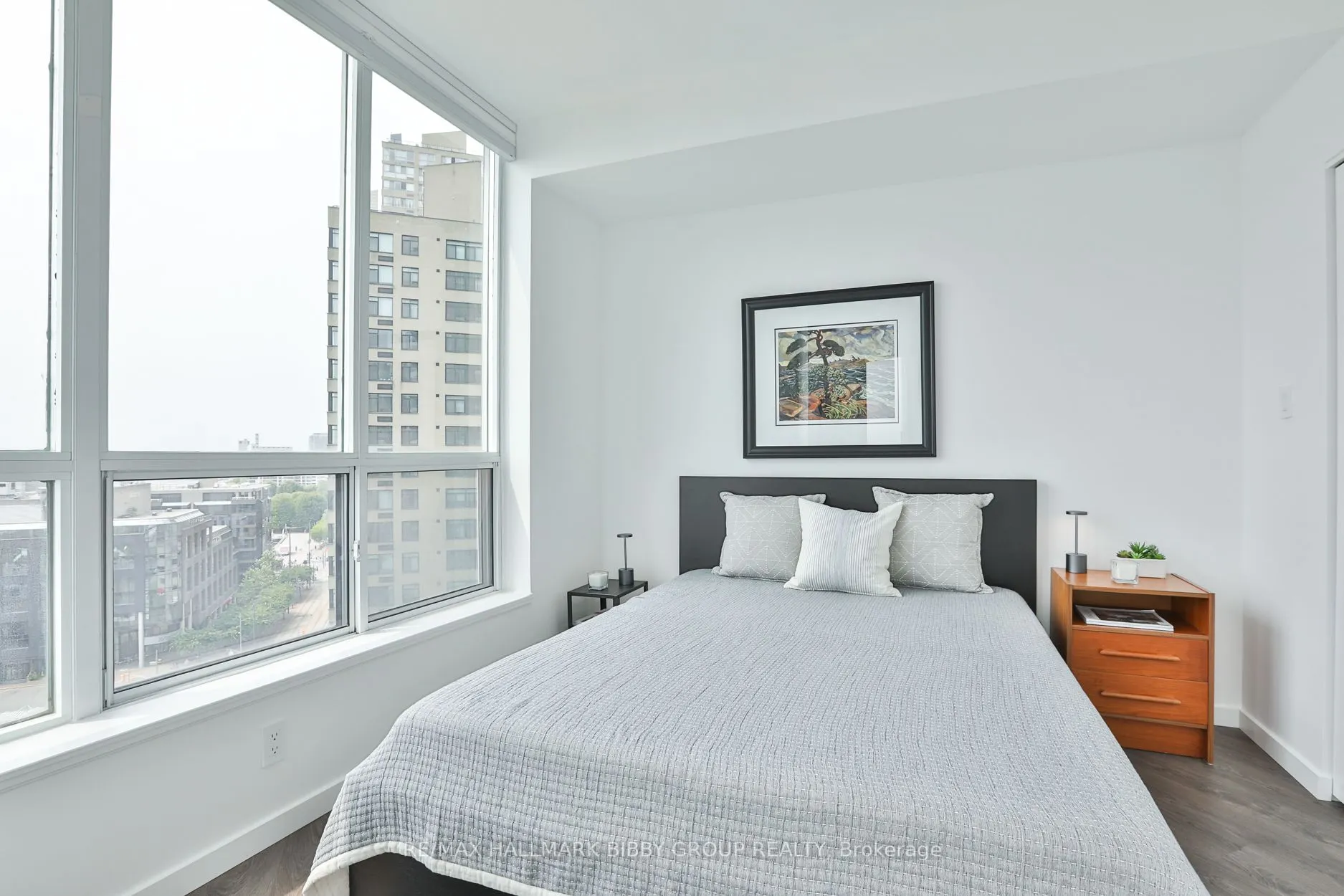 230 Queens Quay W, #1521