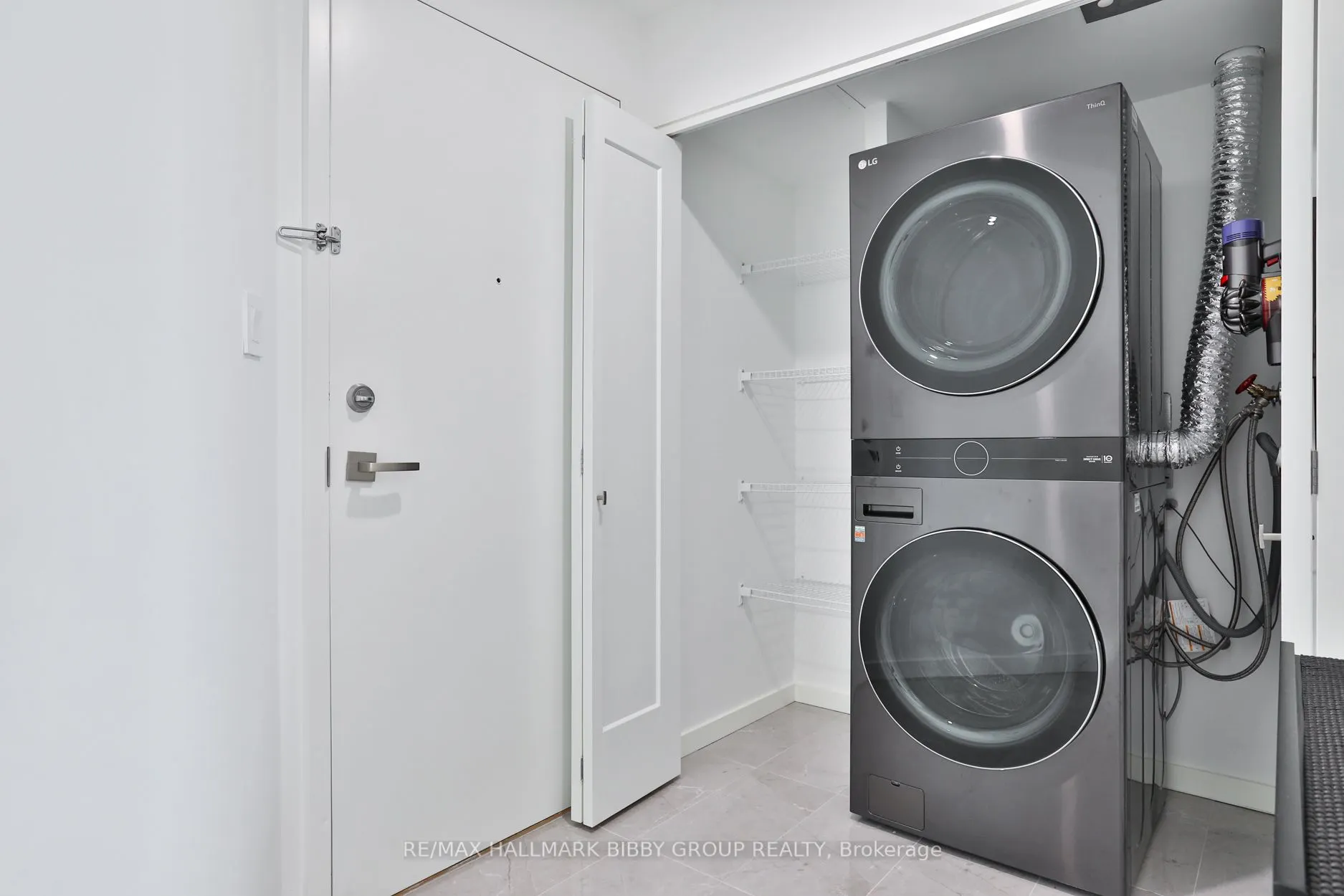 230 Queens Quay W, #1521