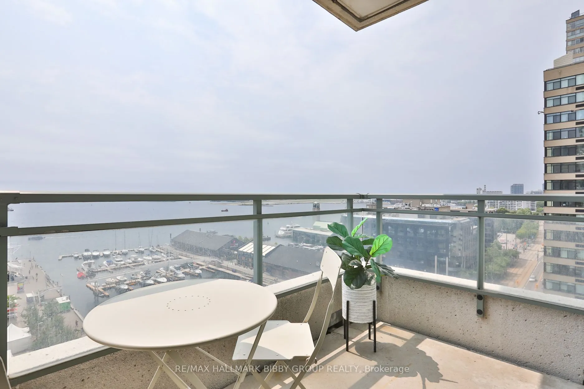 230 Queens Quay W, #1521