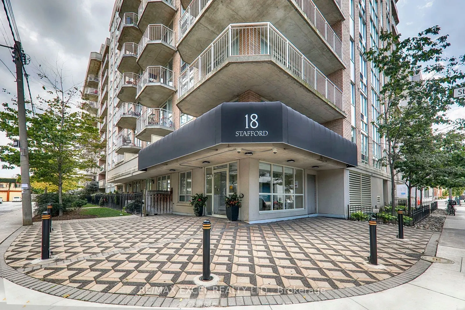 18 Stafford Street, #102