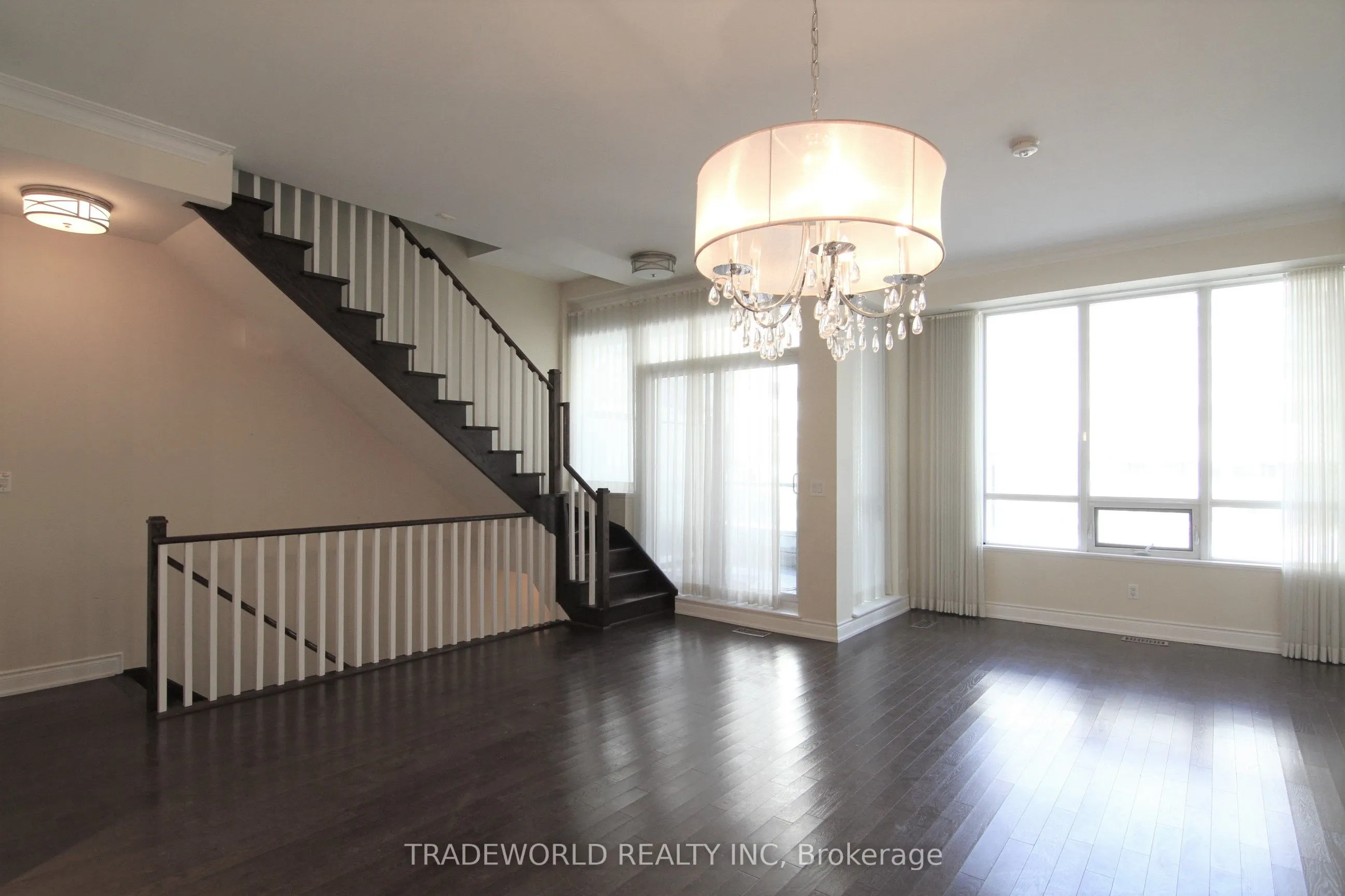 761 Bay Street, #Th4