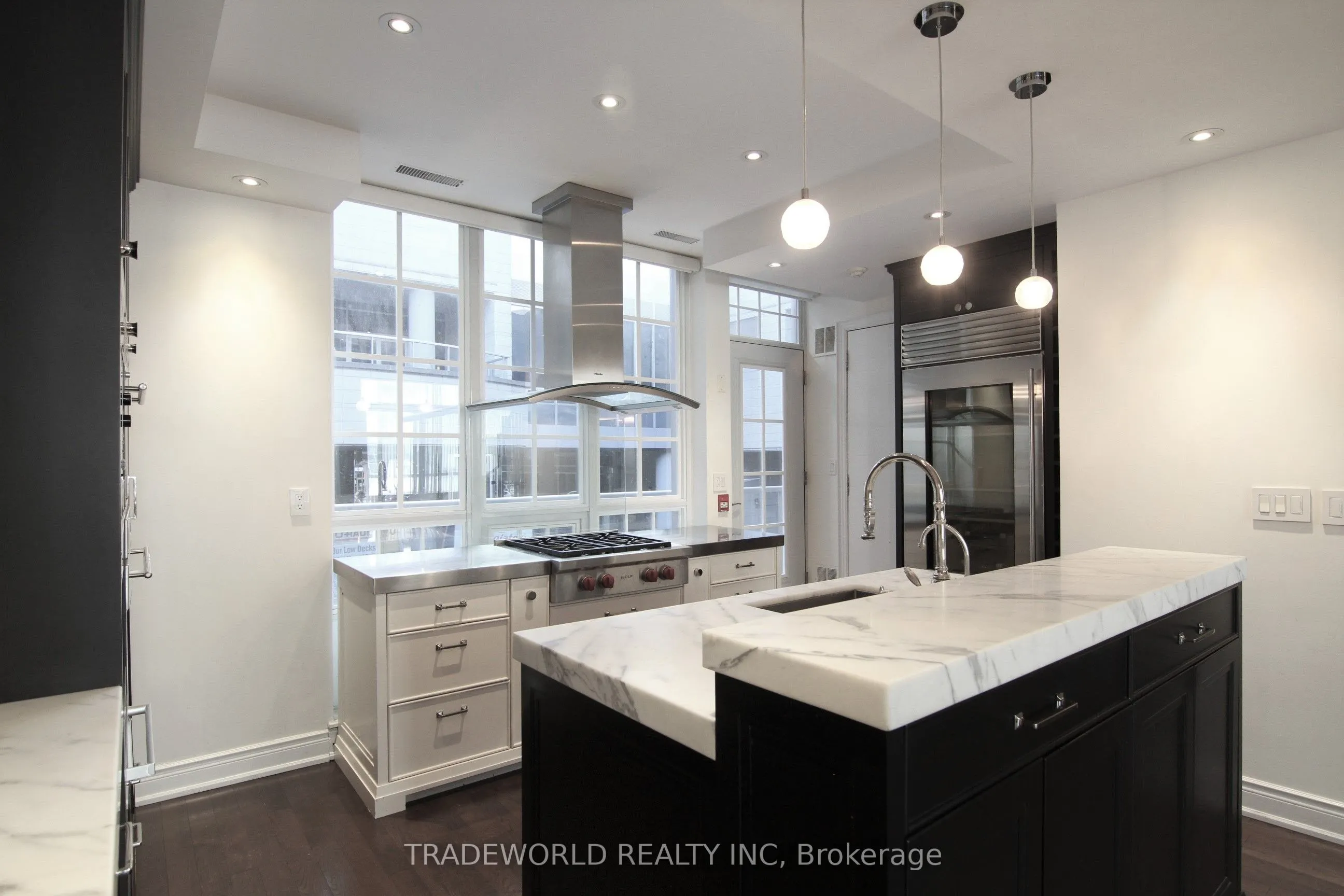 761 Bay Street, #Th4