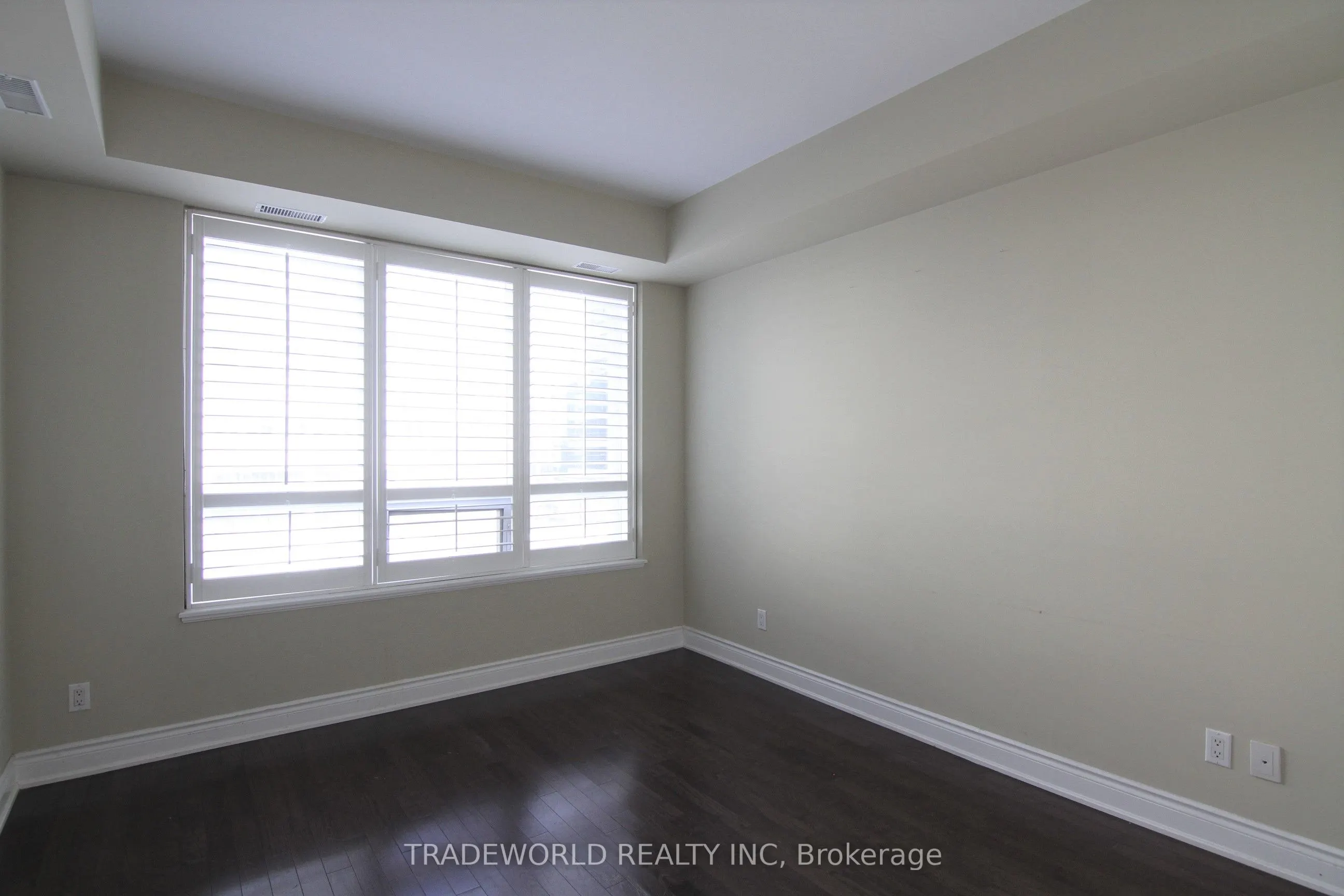 761 Bay Street, #Th4