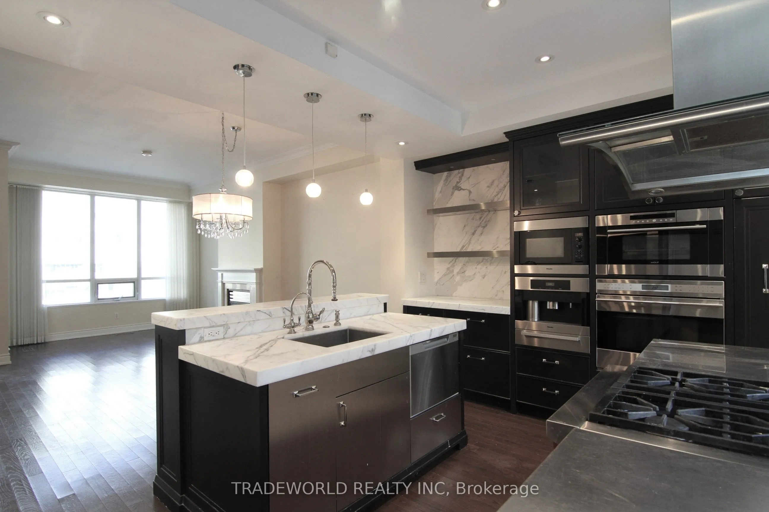 761 Bay Street, #Th4