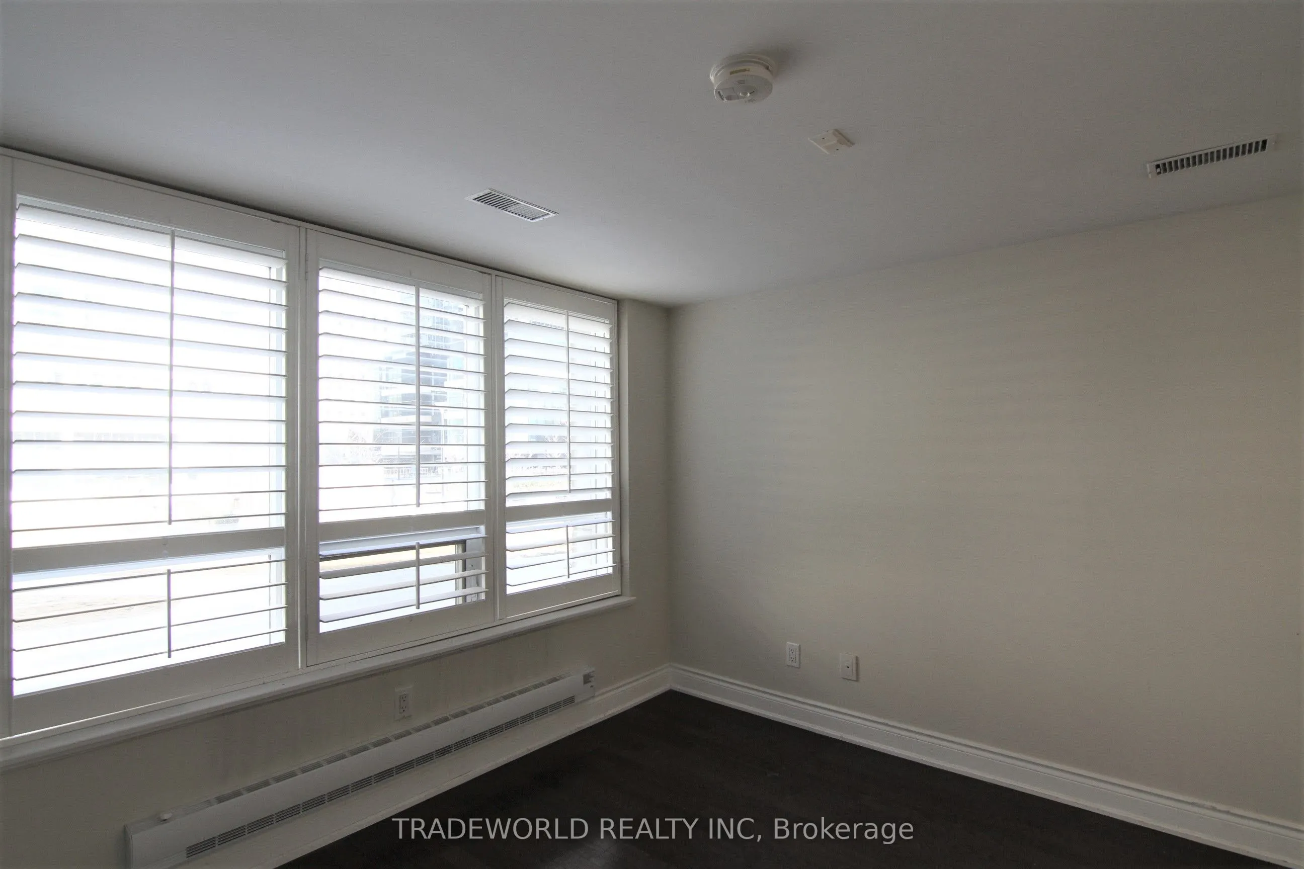 761 Bay Street, #Th4