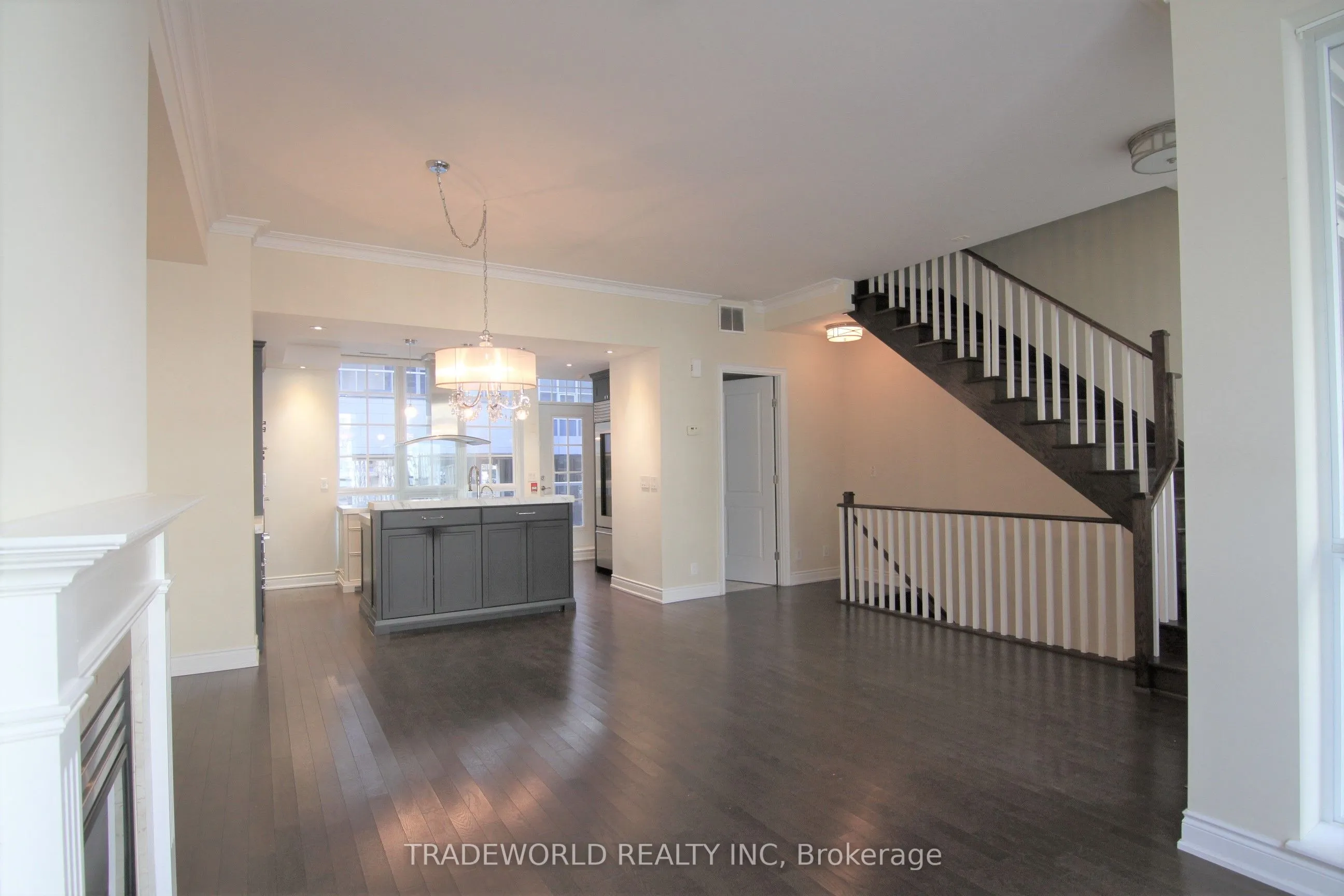 761 Bay Street, #Th4
