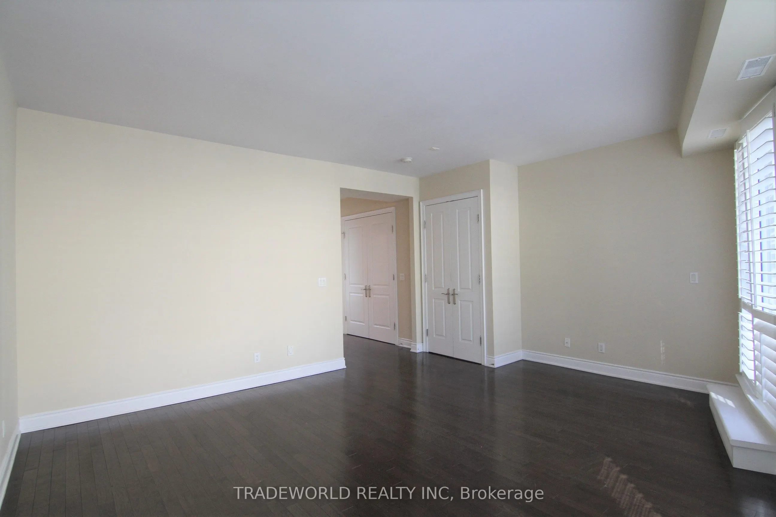 761 Bay Street, #Th4