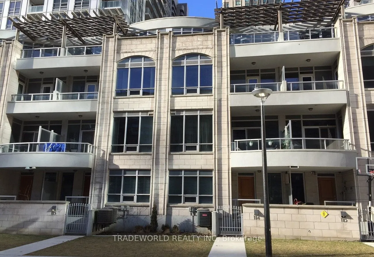 761 Bay Street, #Th4