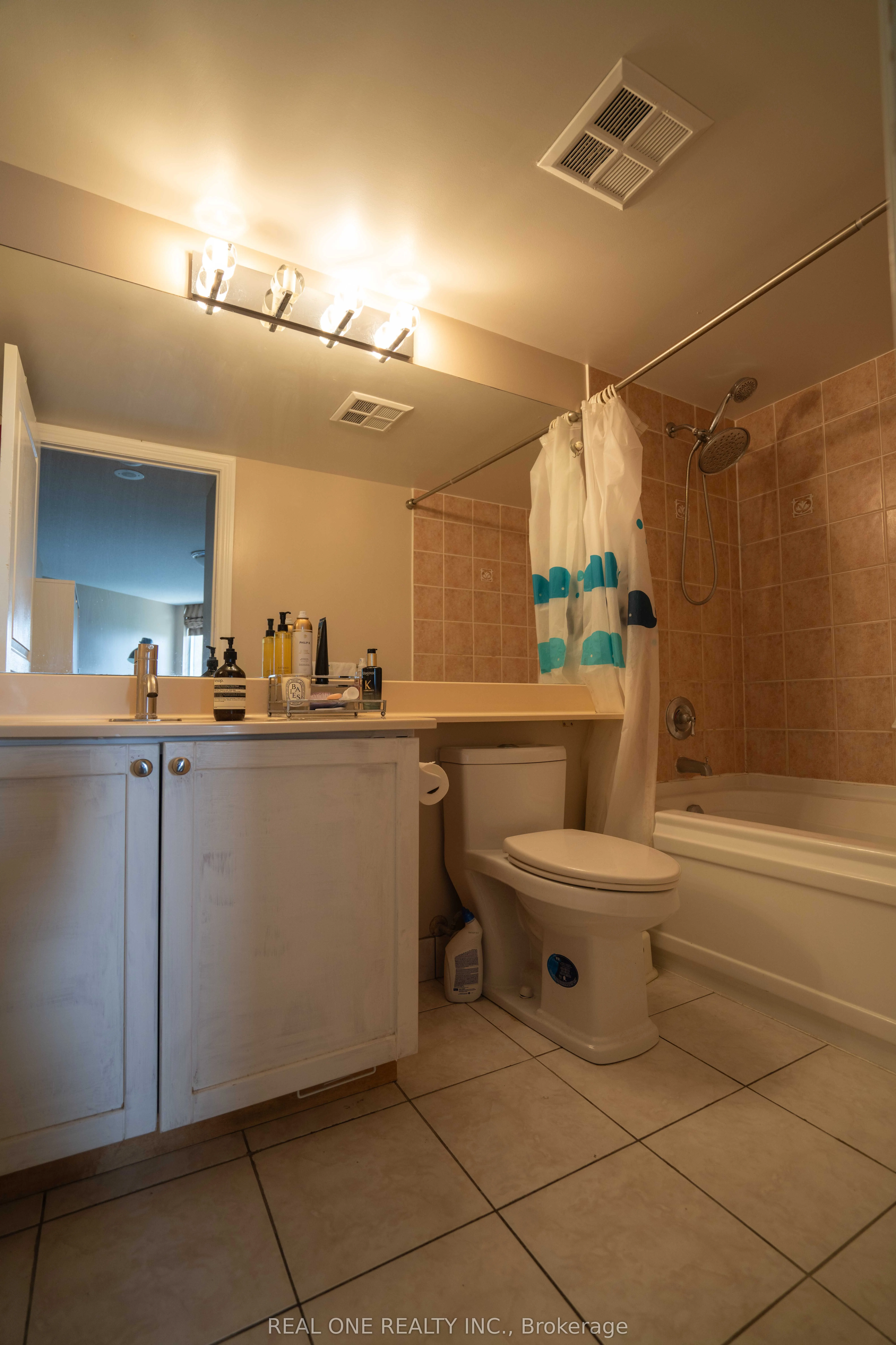 5 Northtown Way, #1101