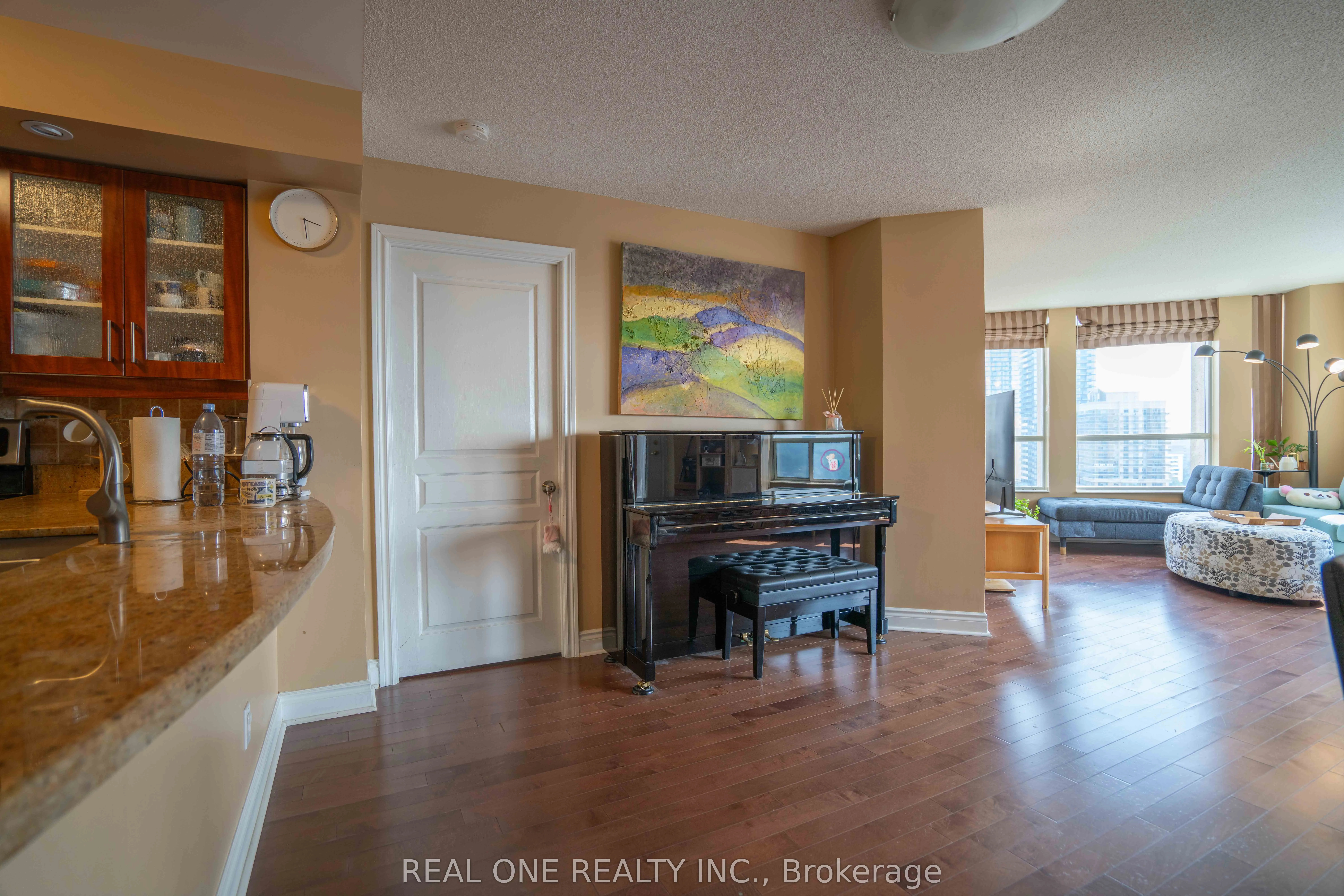5 Northtown Way, #1101
