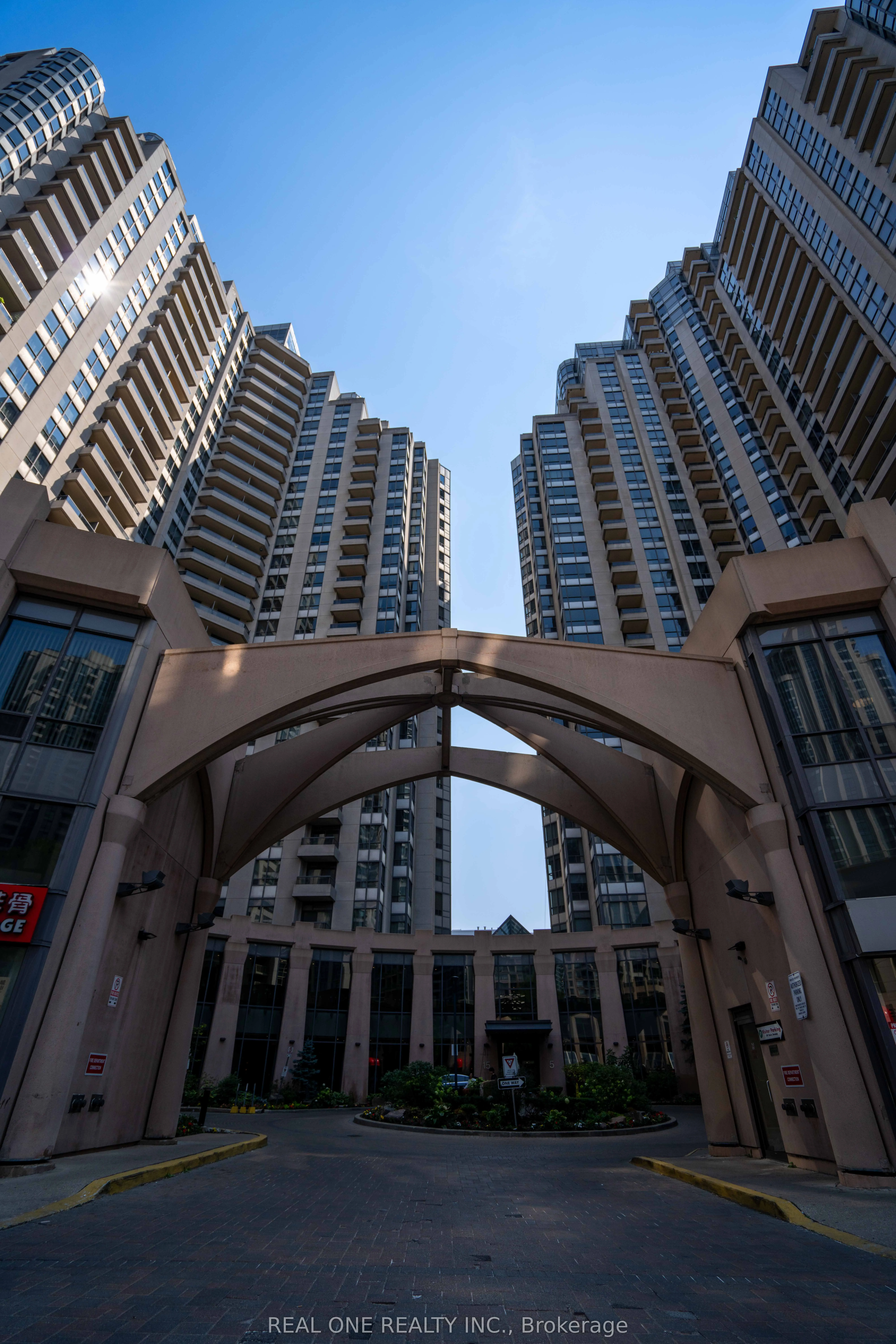 5 Northtown Way, #1101