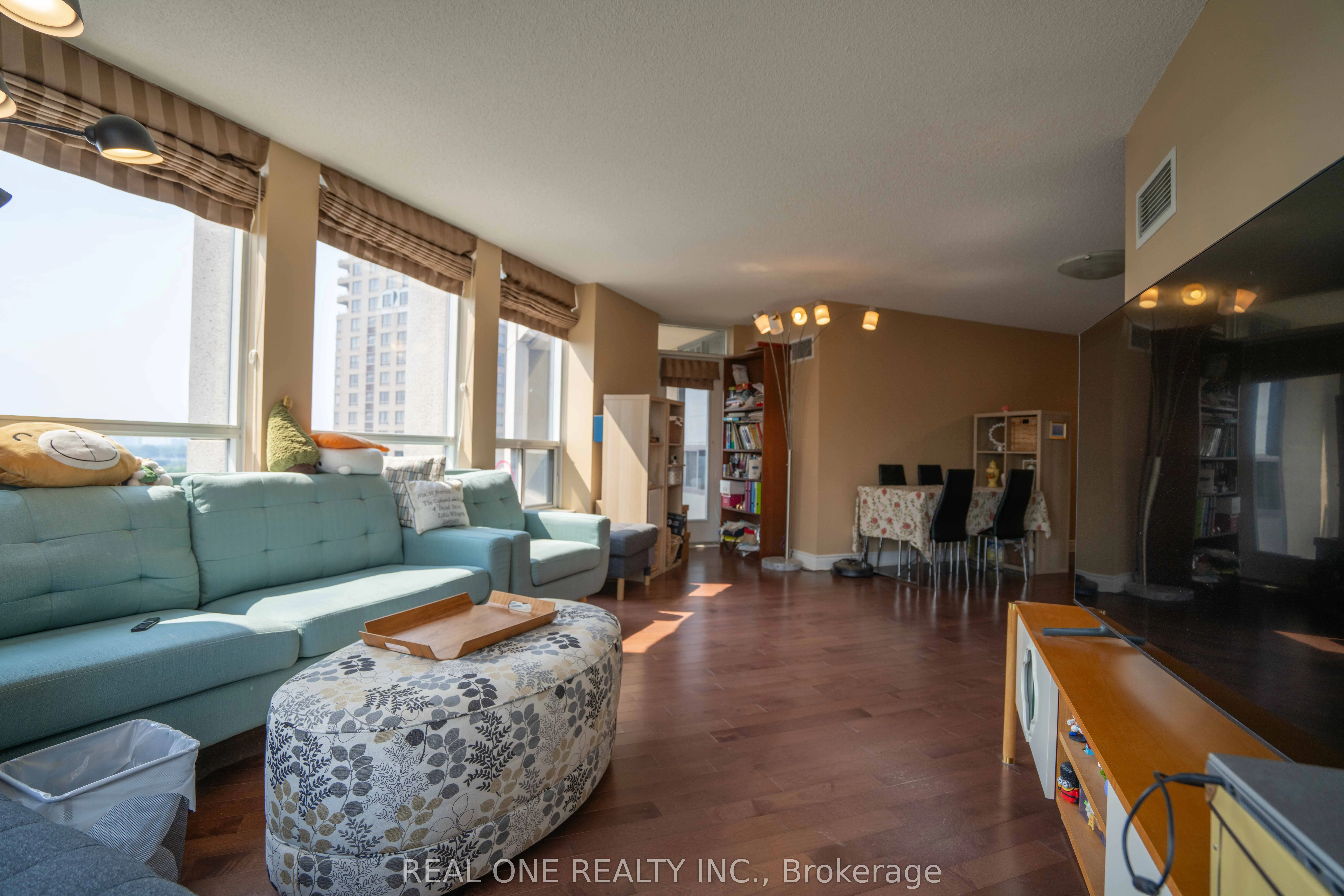 5 Northtown Way, #1101