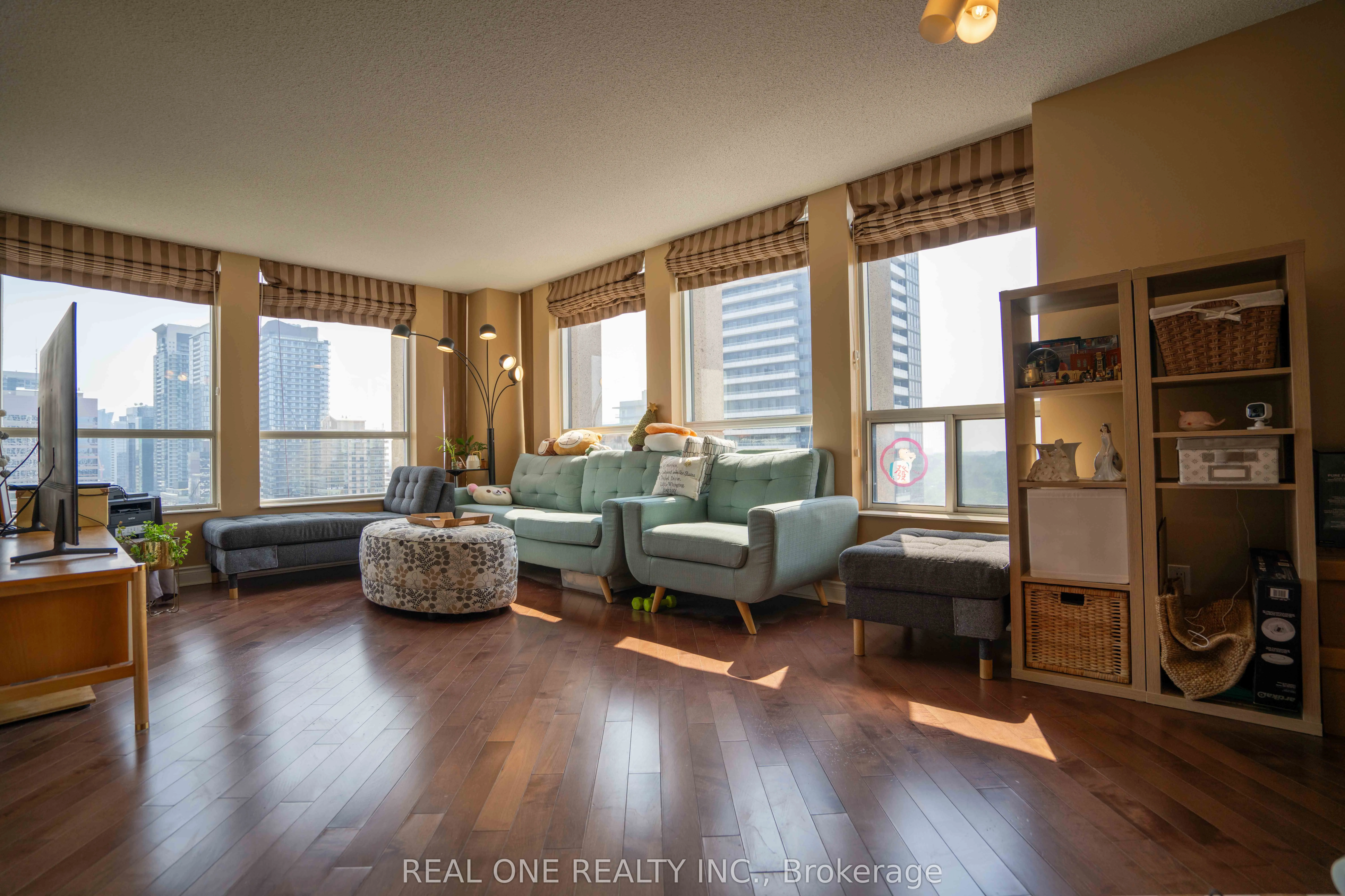 5 Northtown Way, #1101