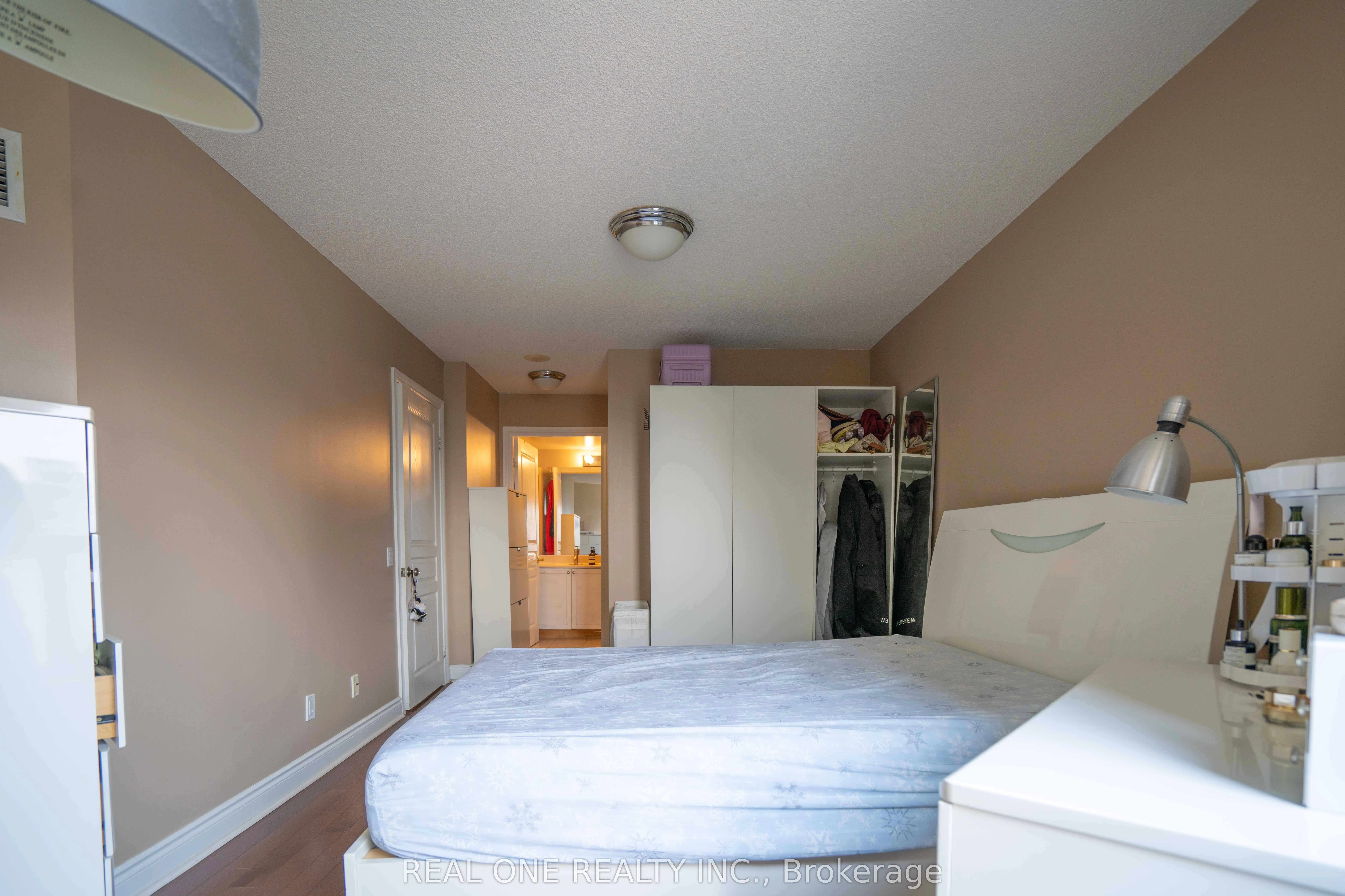 5 Northtown Way, #1101