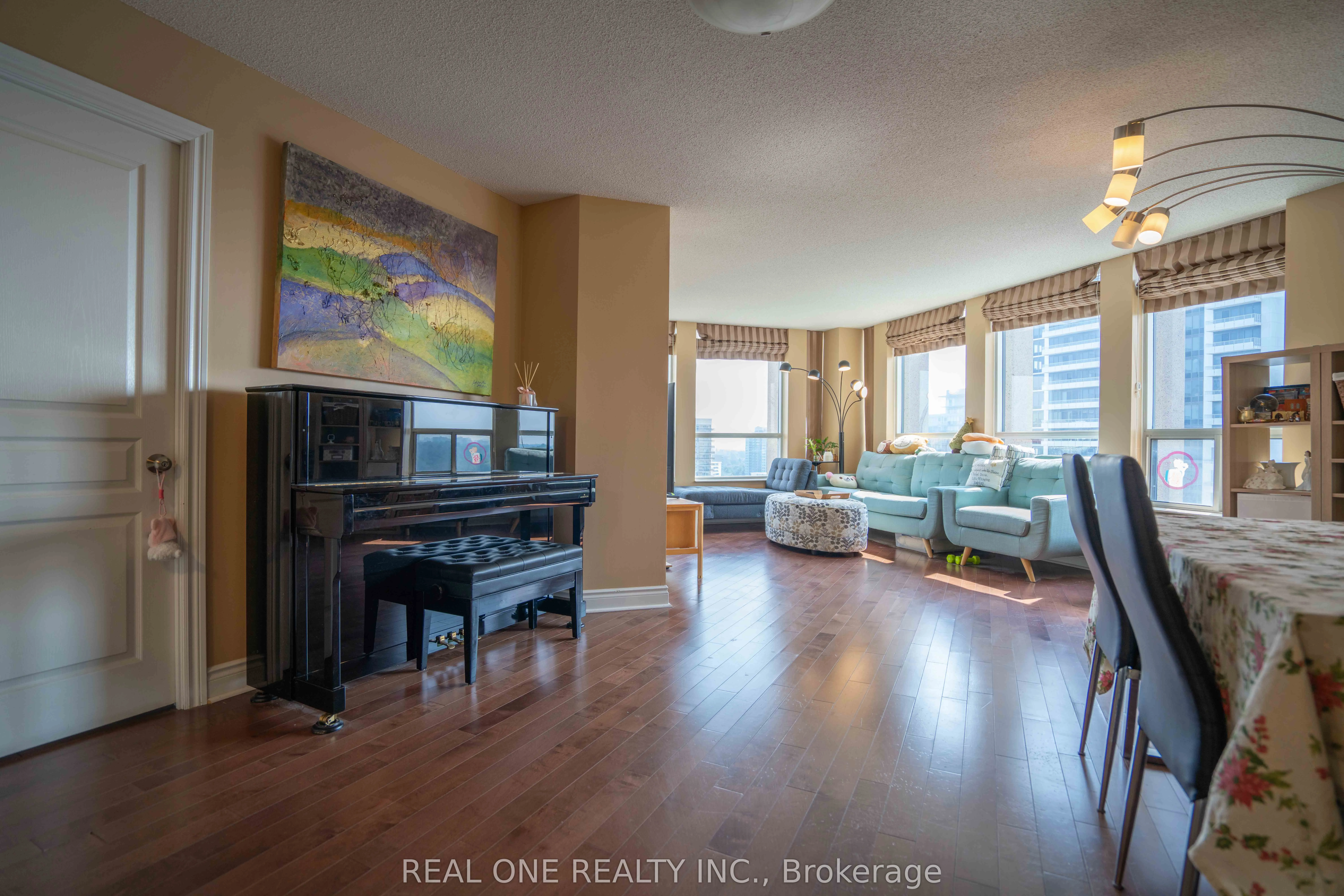 5 Northtown Way, #1101