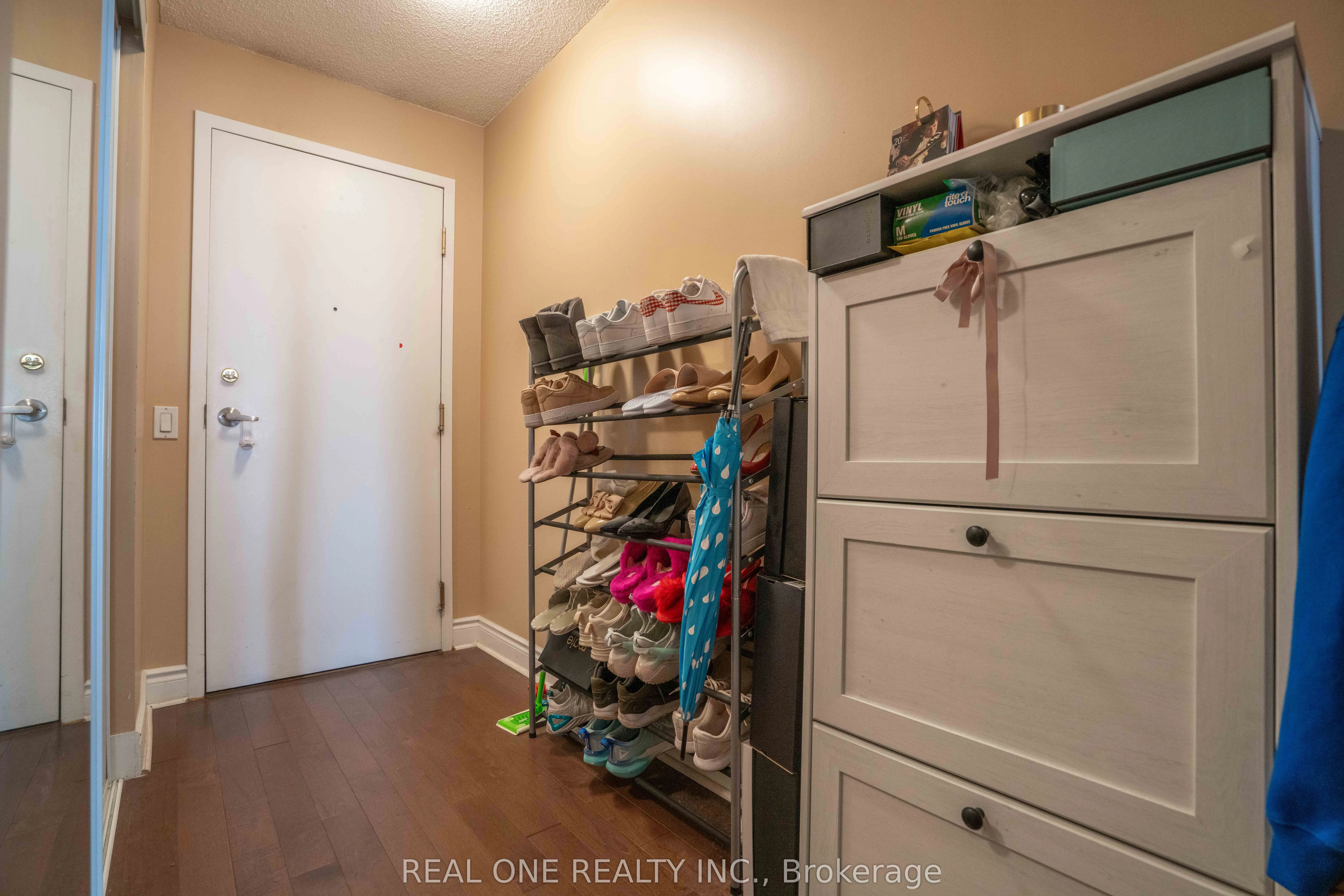 5 Northtown Way, #1101