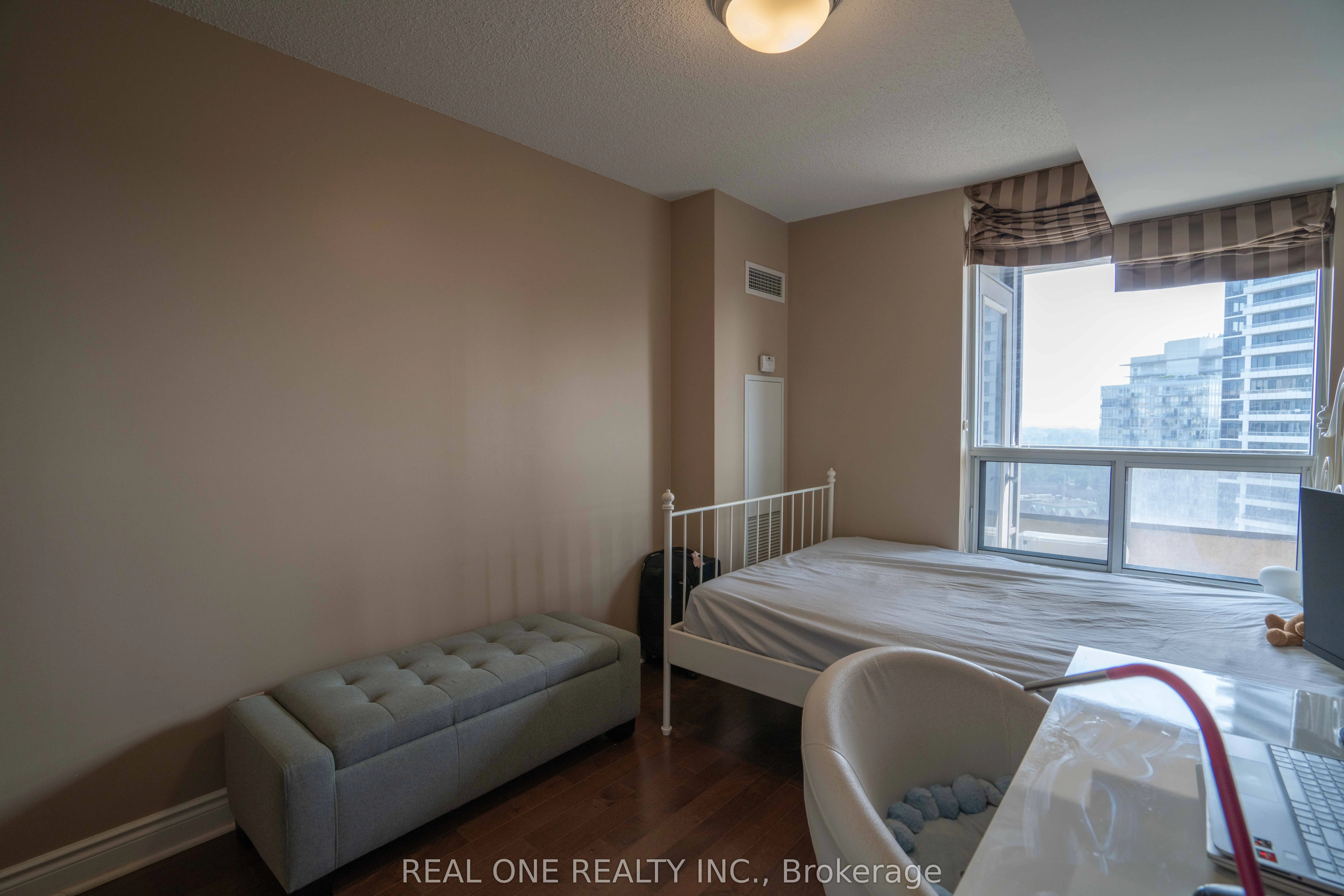 5 Northtown Way, #1101