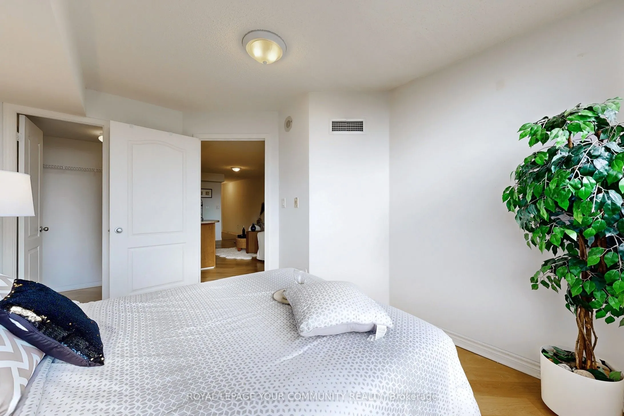 2 Rean Drive, #1014