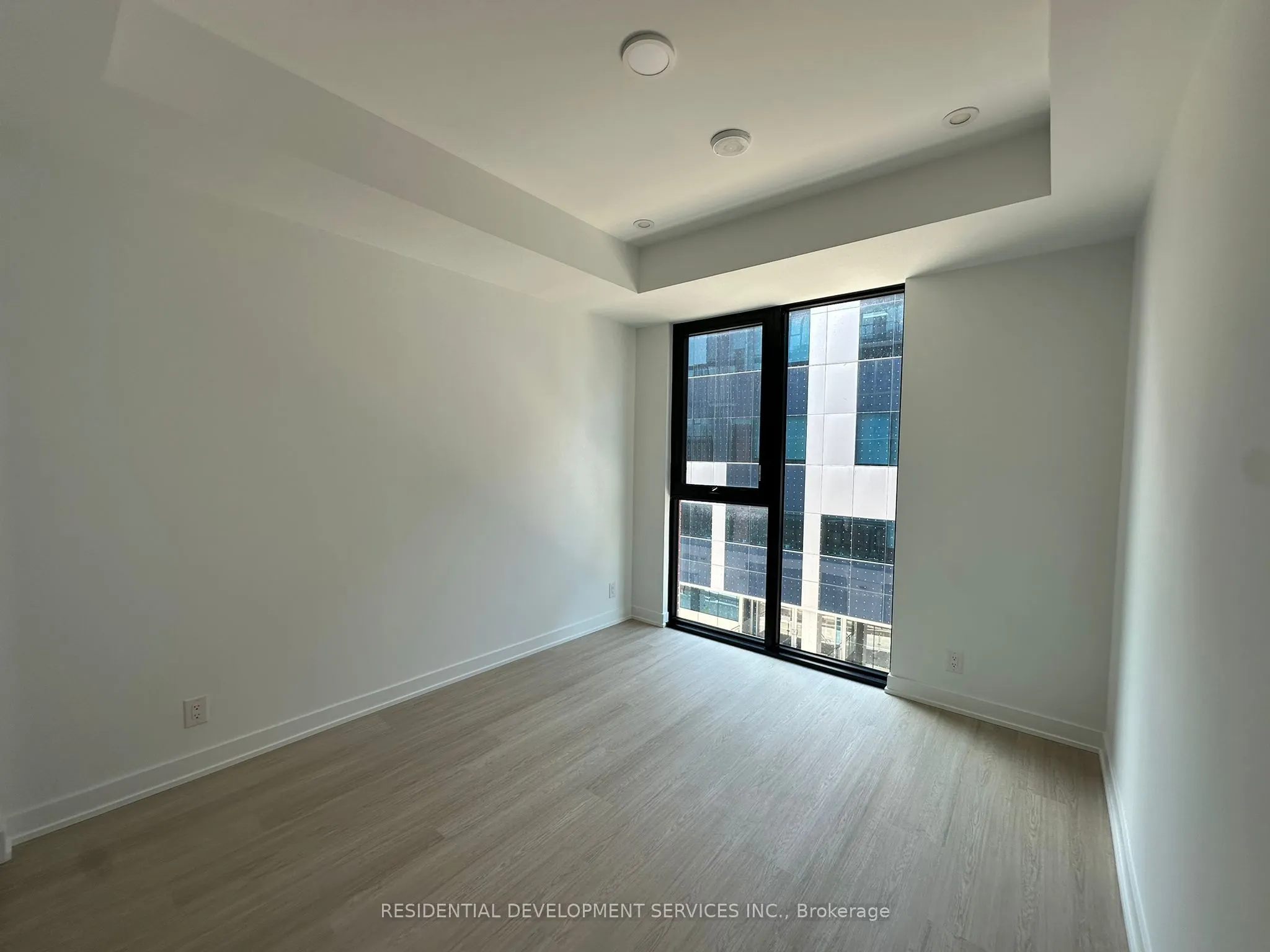 699 Sheppard Avenue E, #511
