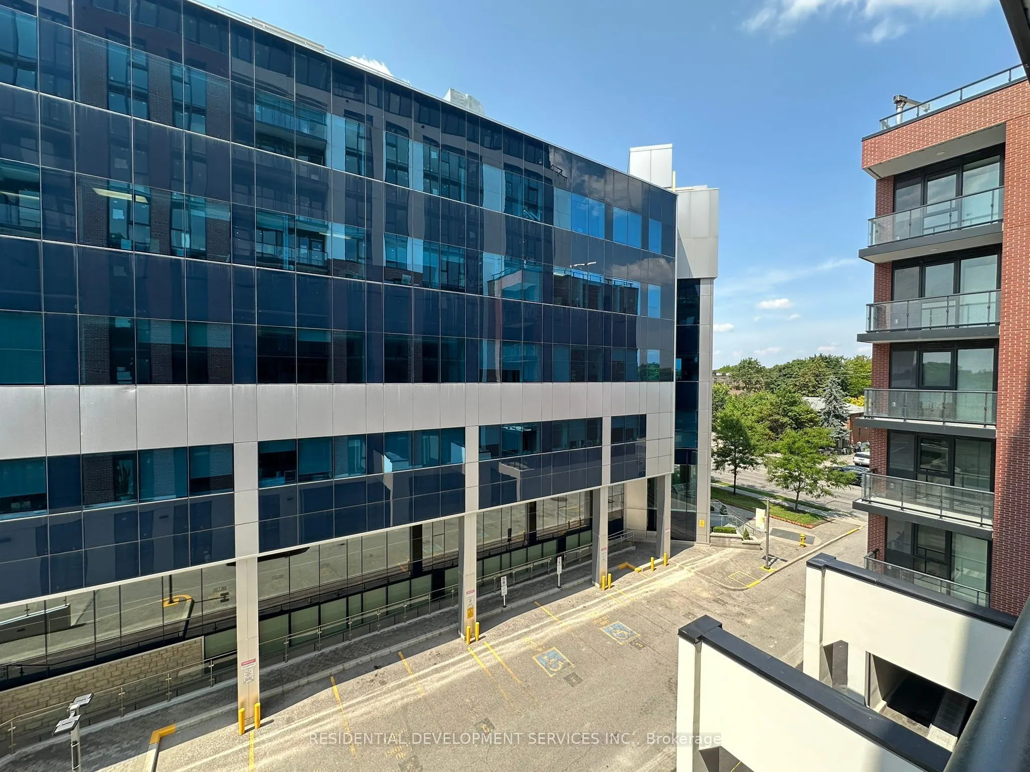 699 Sheppard Avenue E, #511