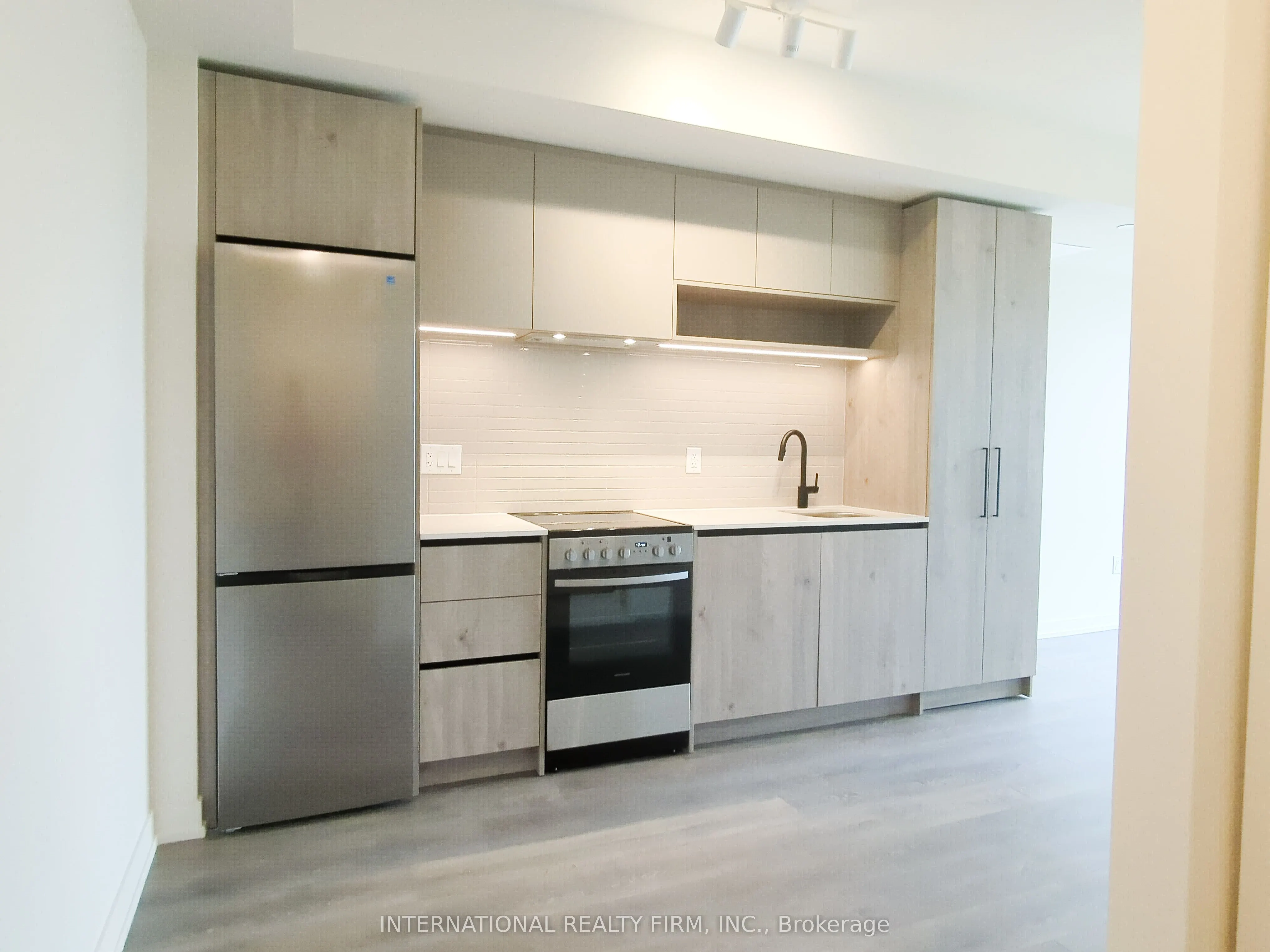 181 Sterling Rd Road, #1209