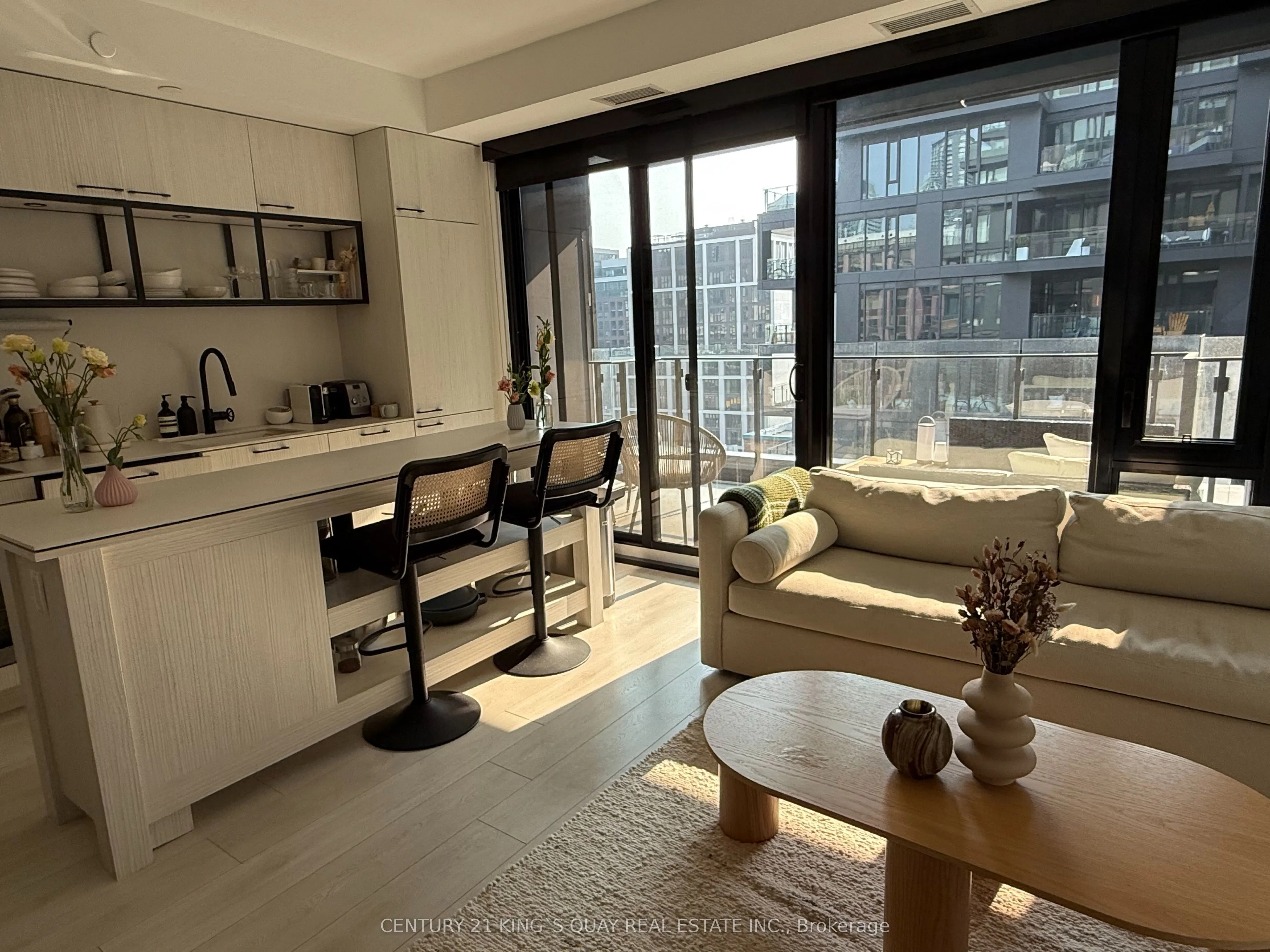 505 Richmond Street W, #828