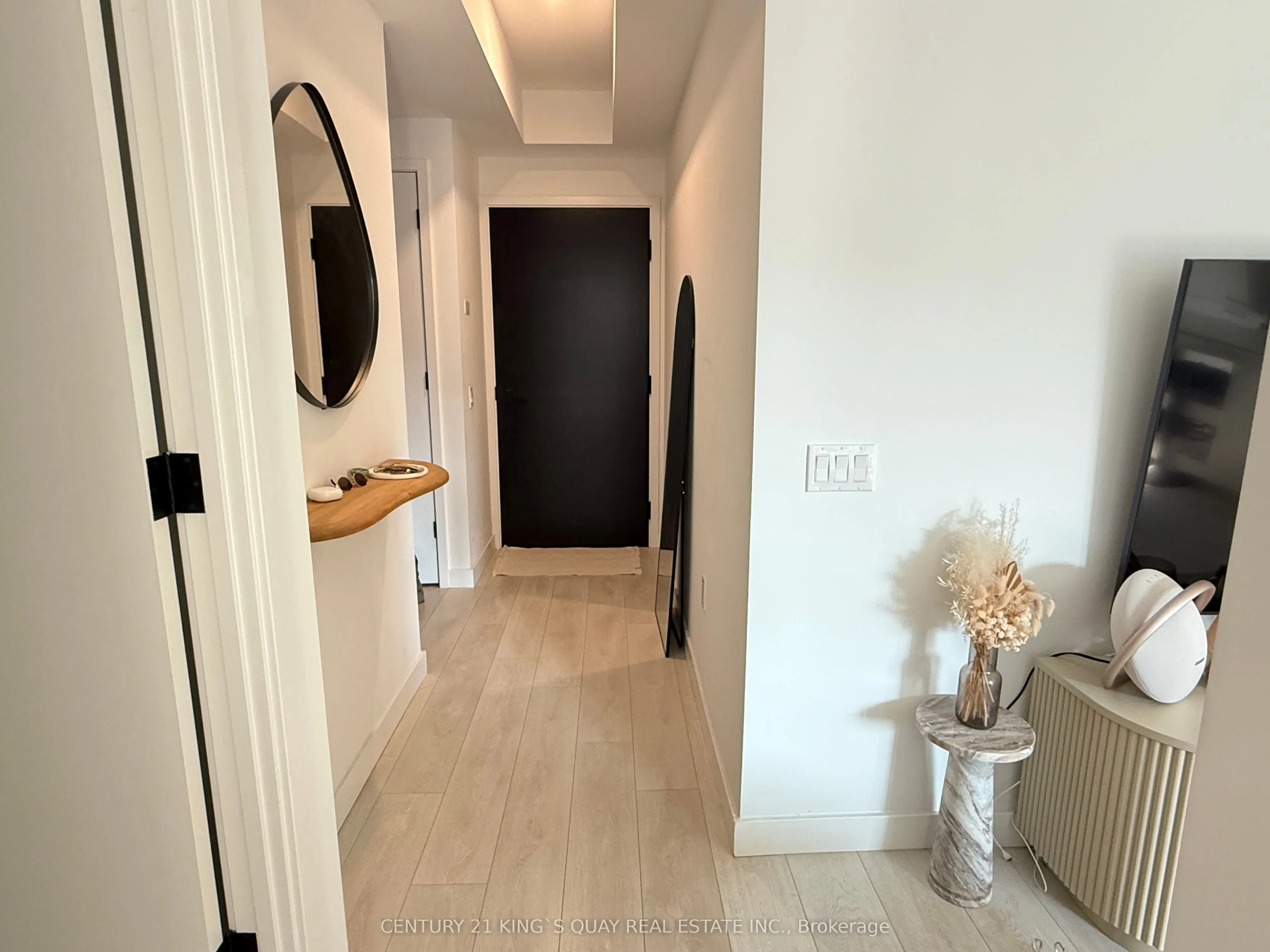 505 Richmond Street W, #828
