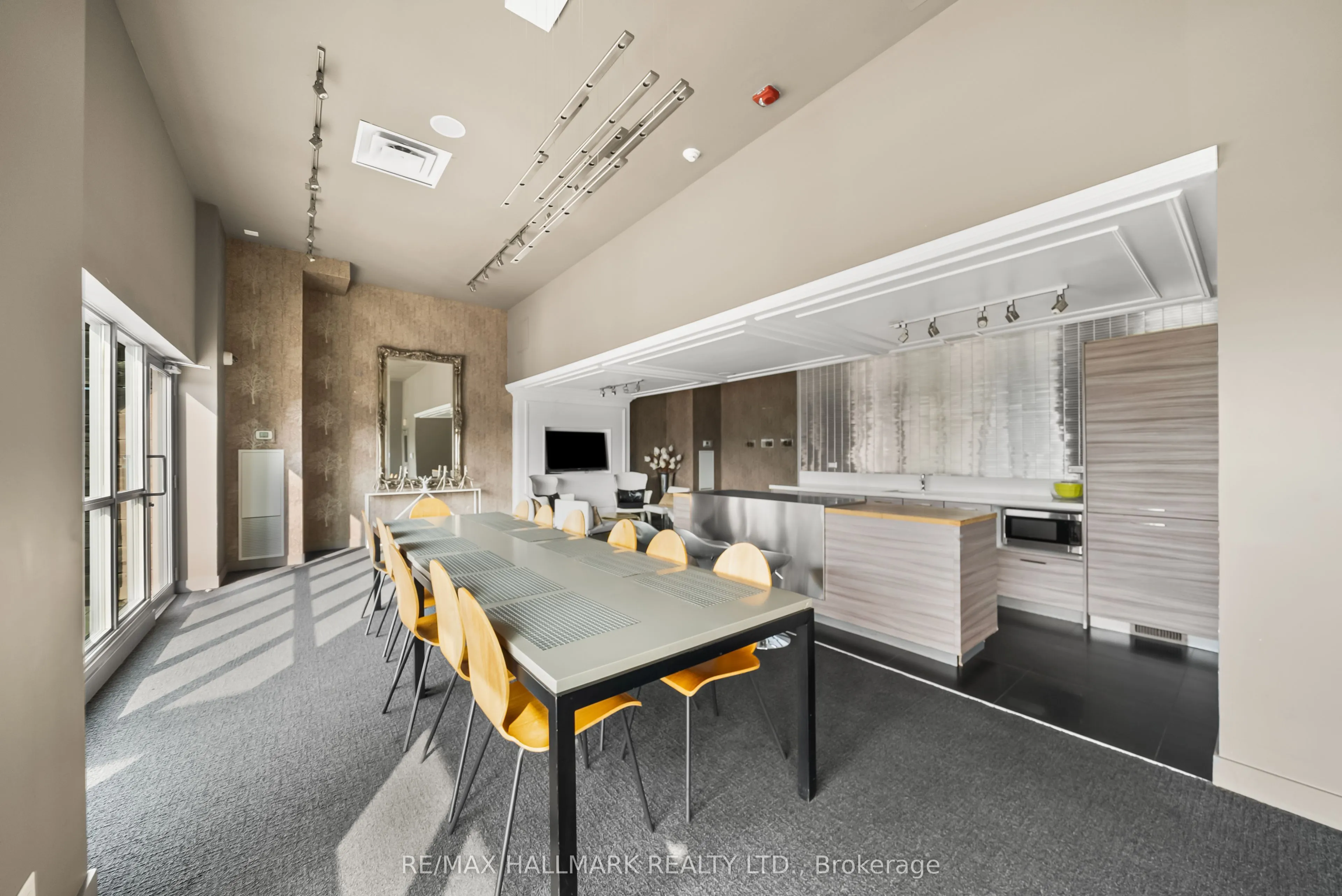 569 King Street E, #503